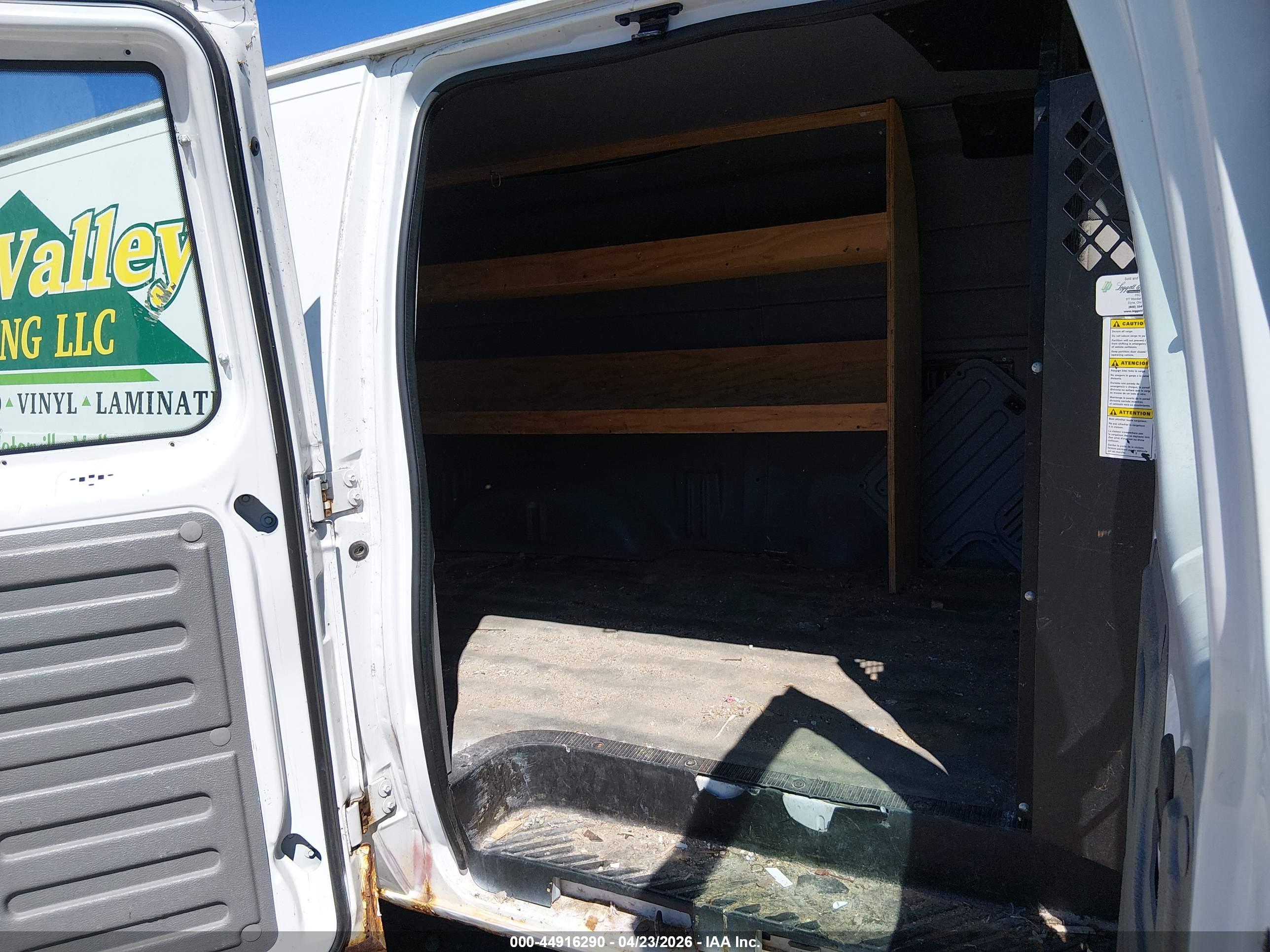 FORD E-250 image 8