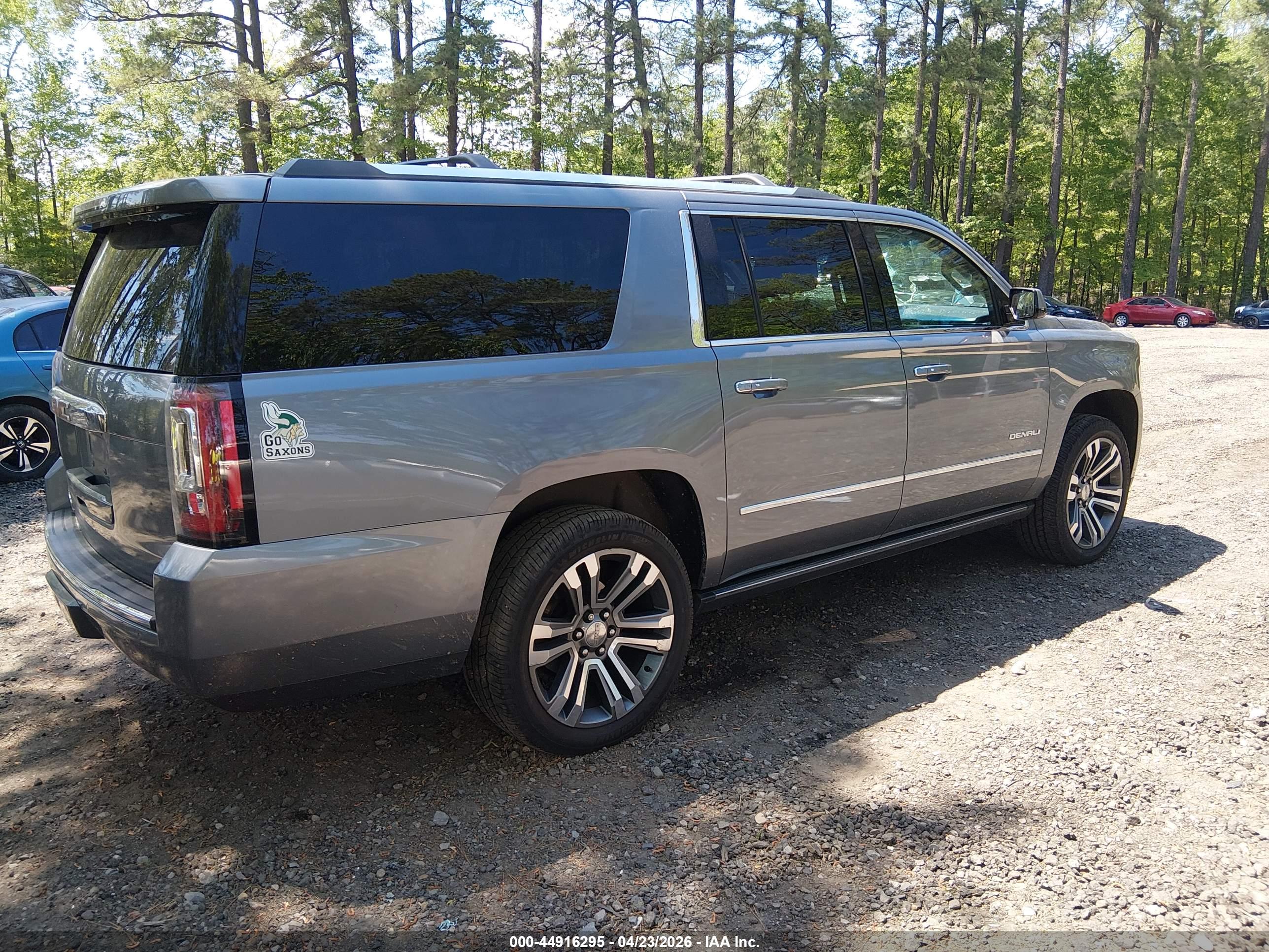 GMC YUKON image 4