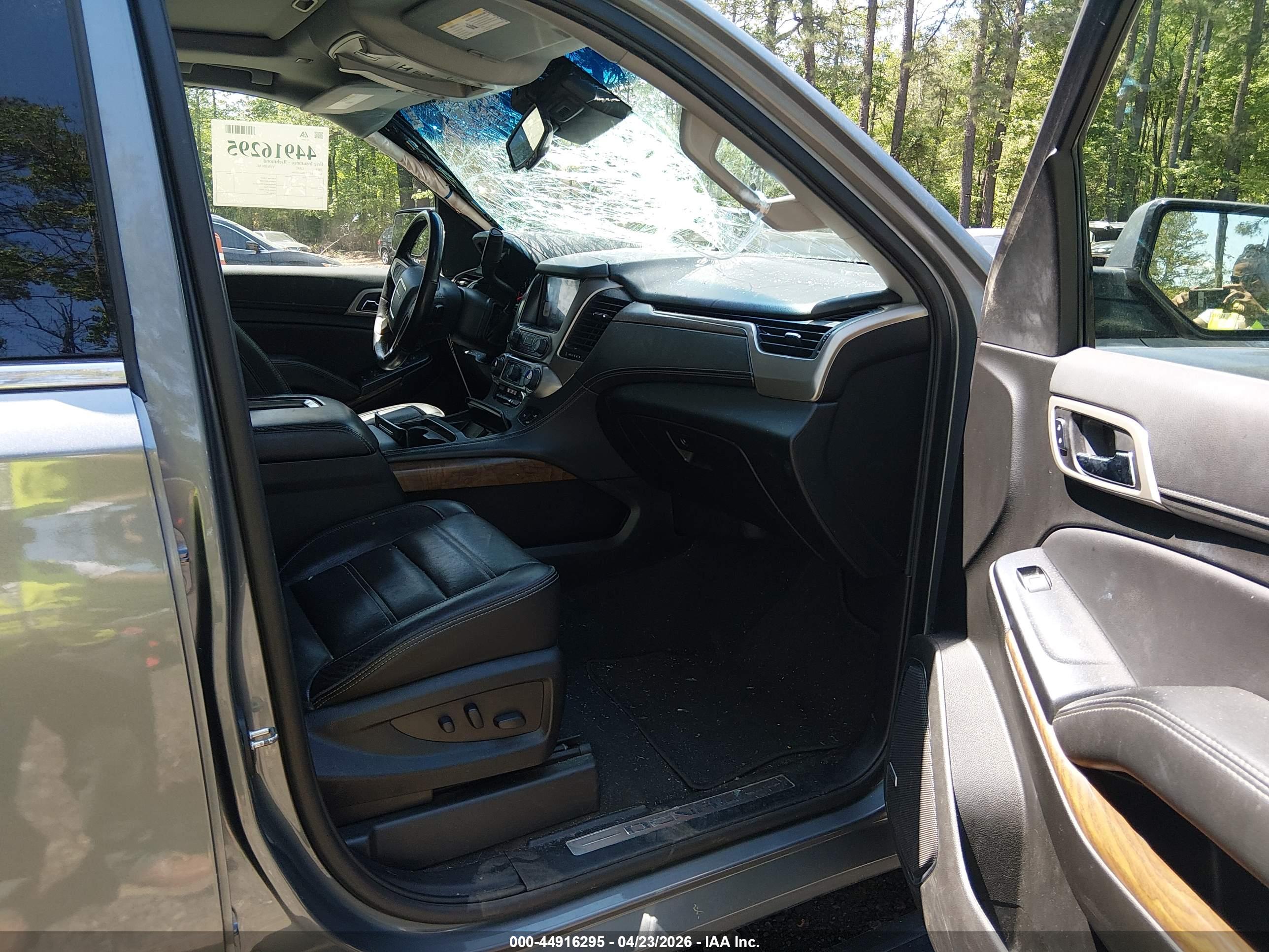 GMC YUKON image 5