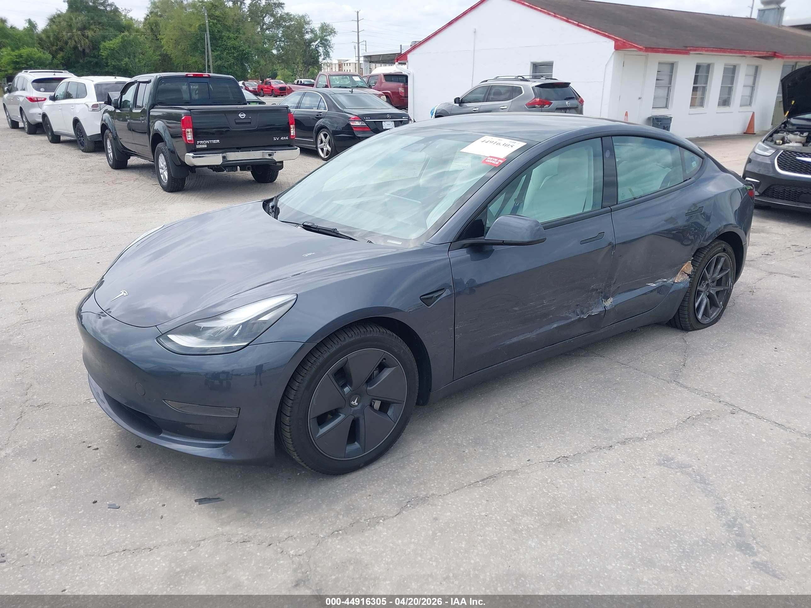 TESLA MODEL image 2