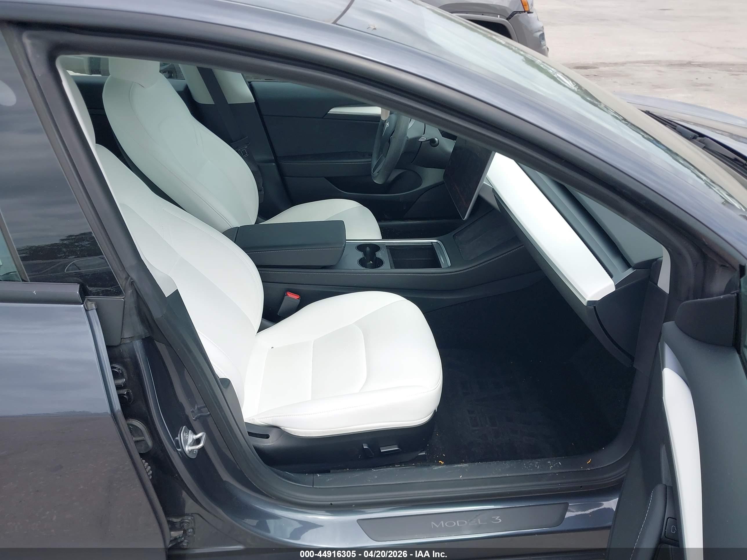 TESLA MODEL image 5