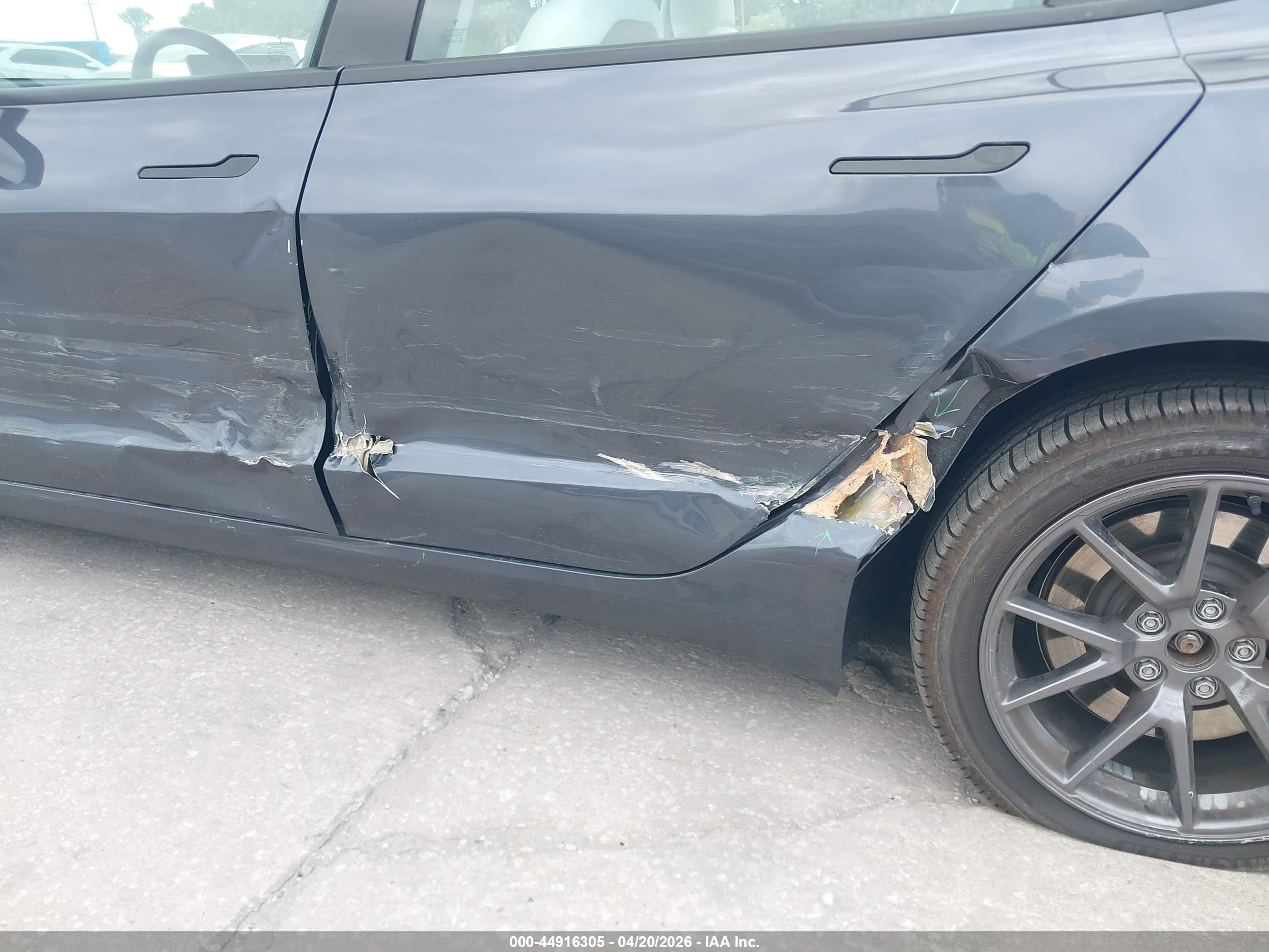 TESLA MODEL image 6