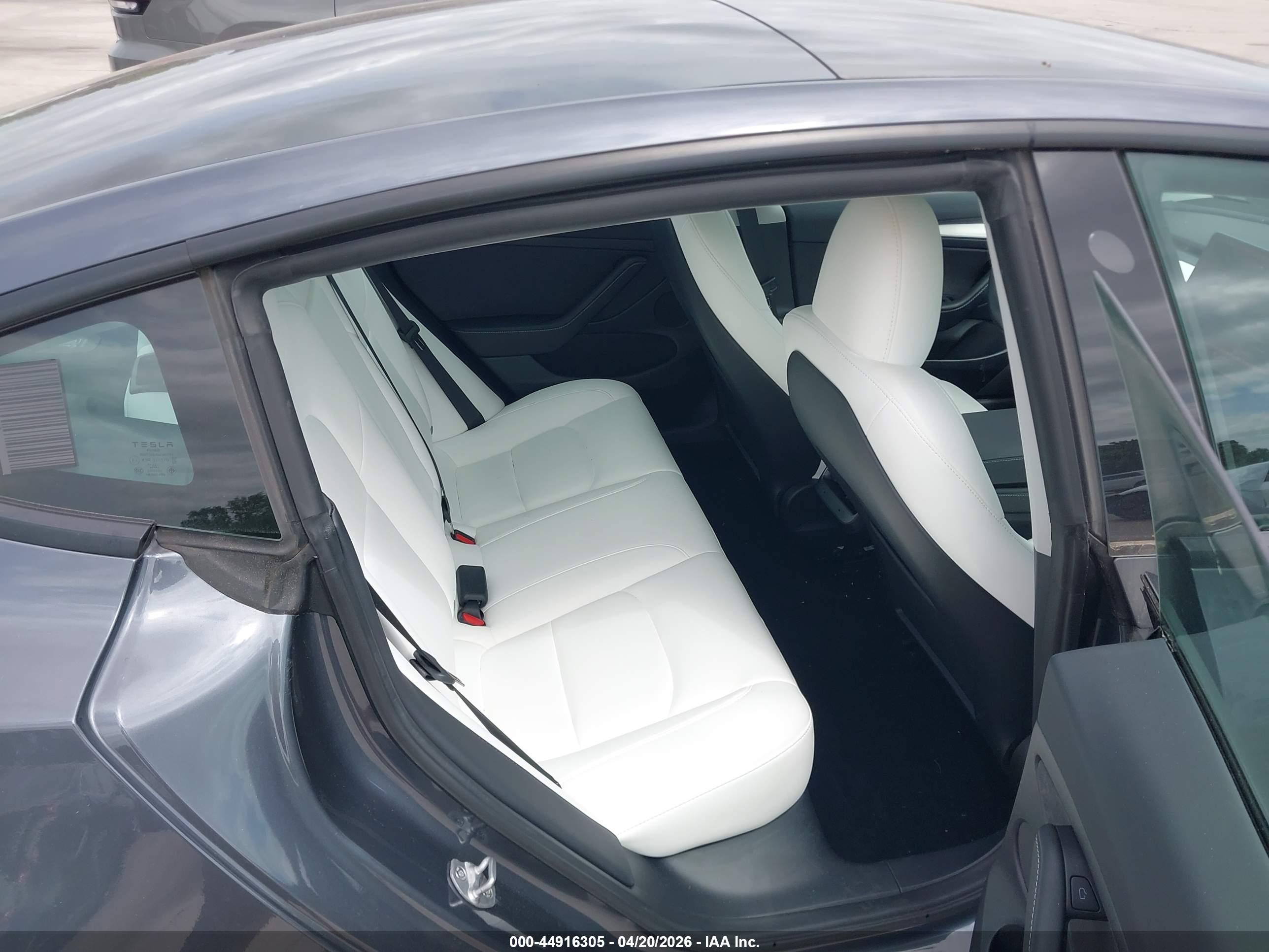 TESLA MODEL image 8