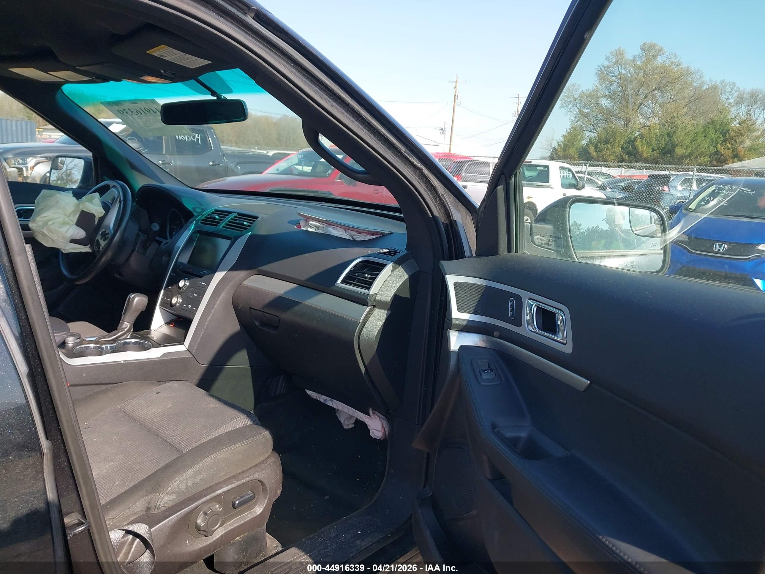 FORD EXPLORER image 5