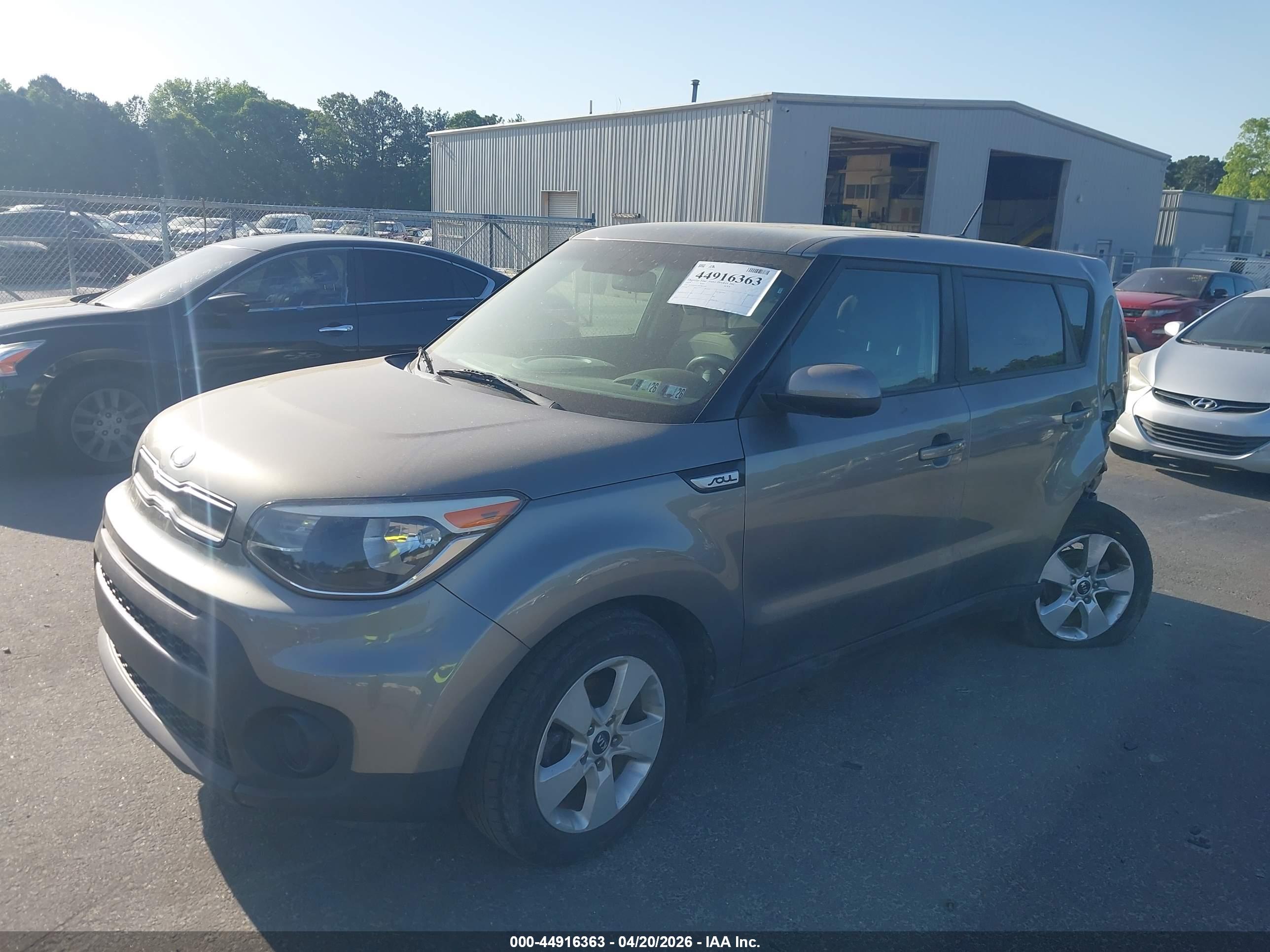 KIA SOUL image 2