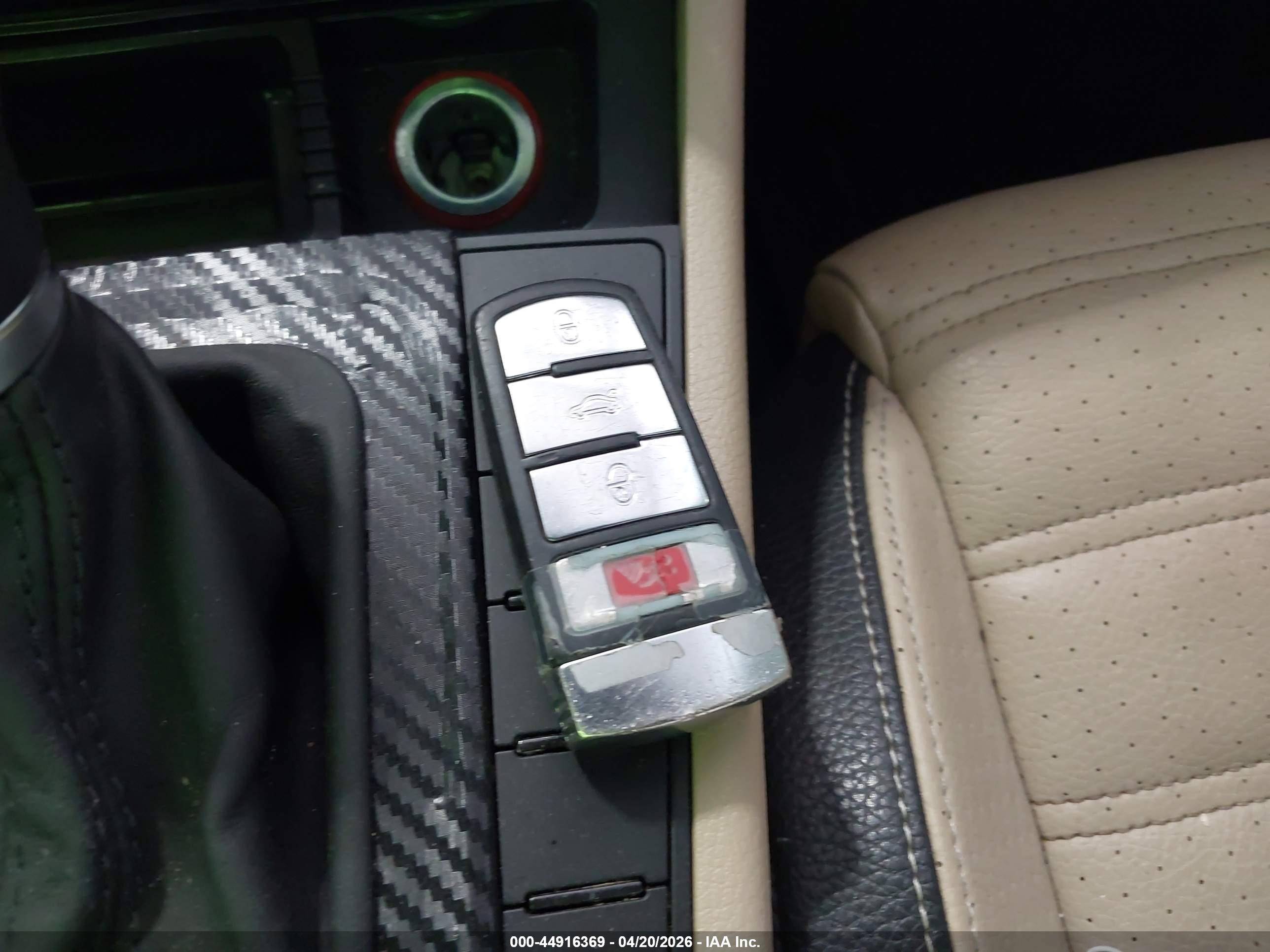 VOLKSWAGEN CC image 11