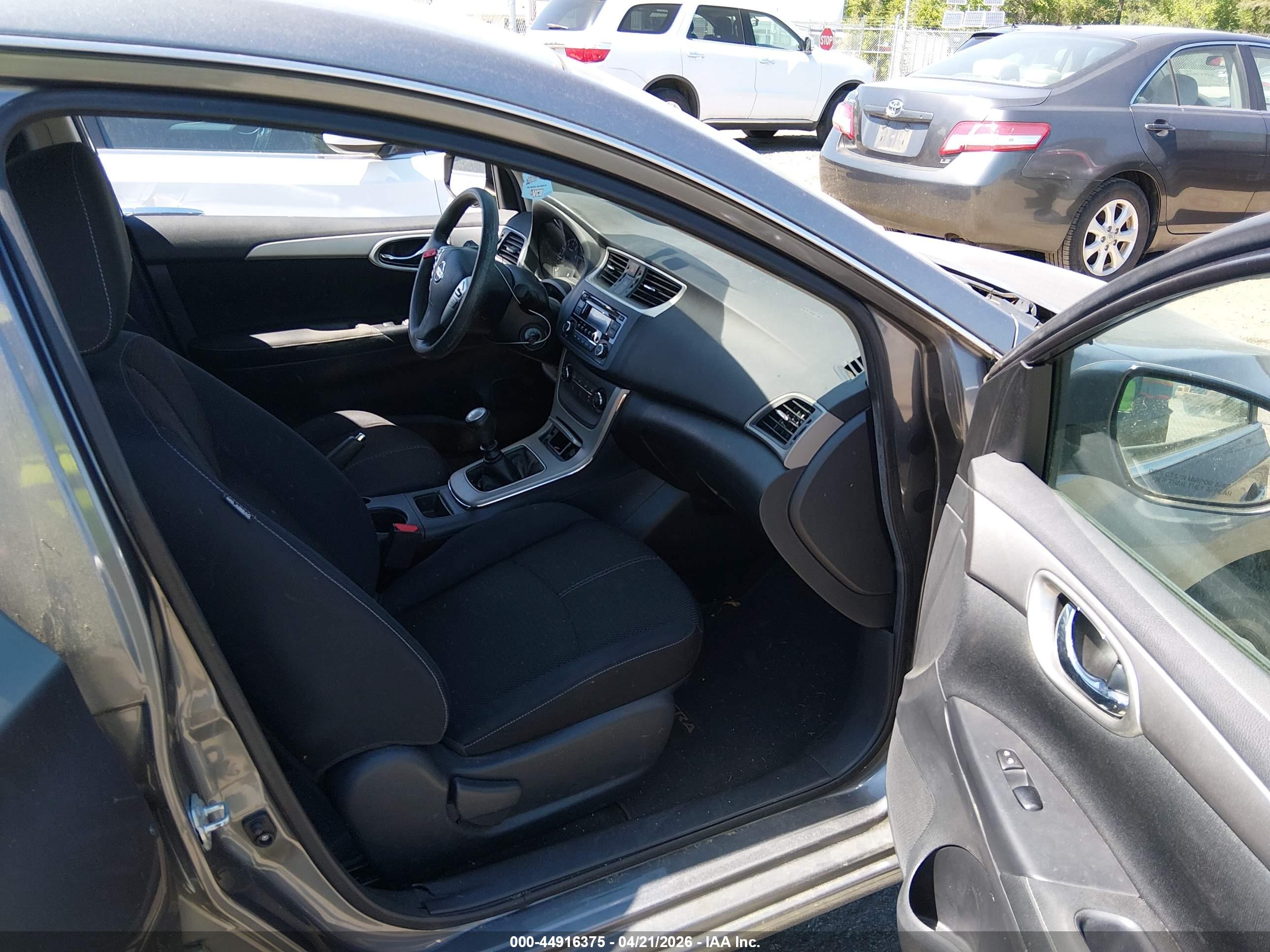 NISSAN SENTRA image 5