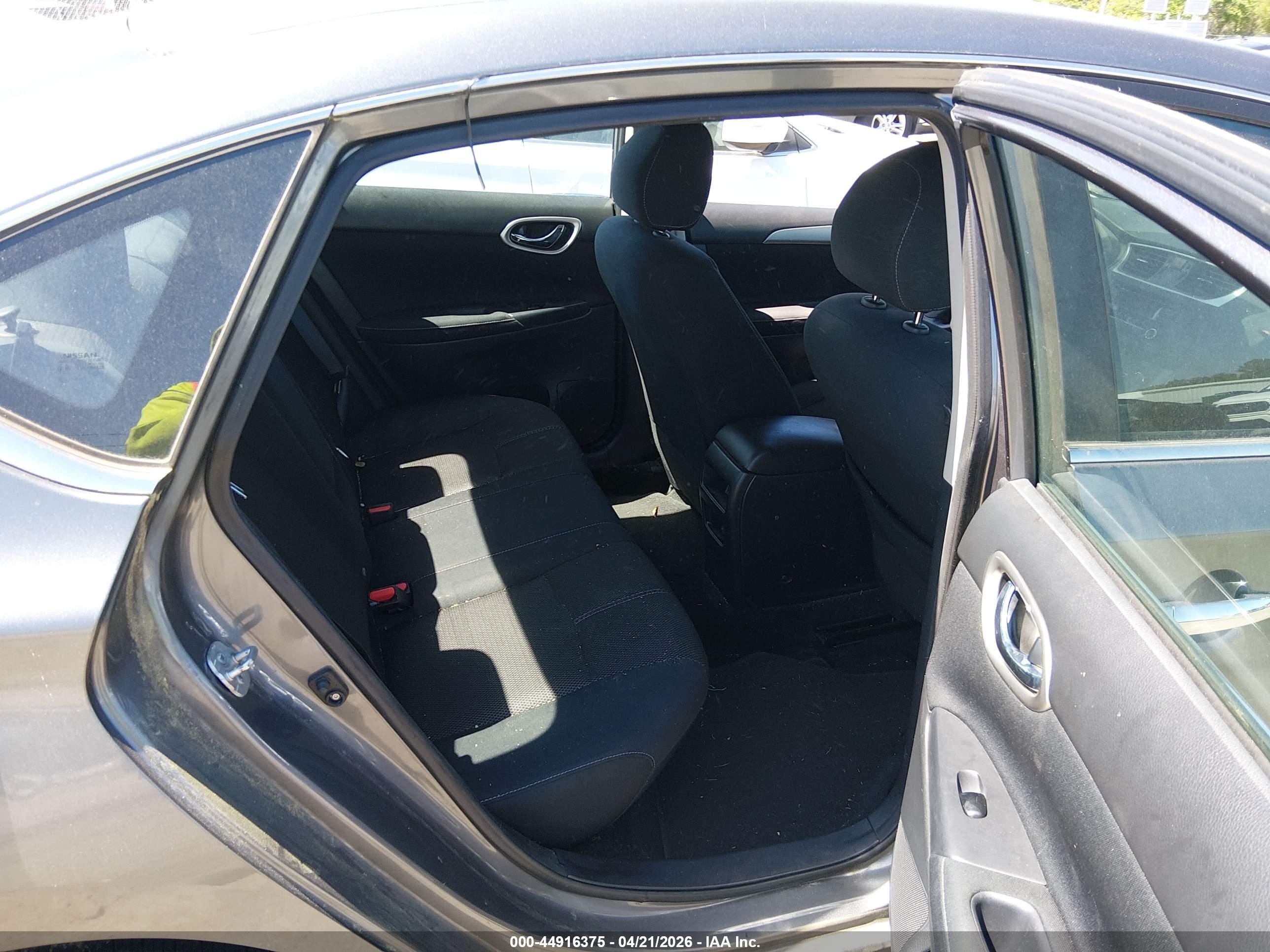 NISSAN SENTRA image 8