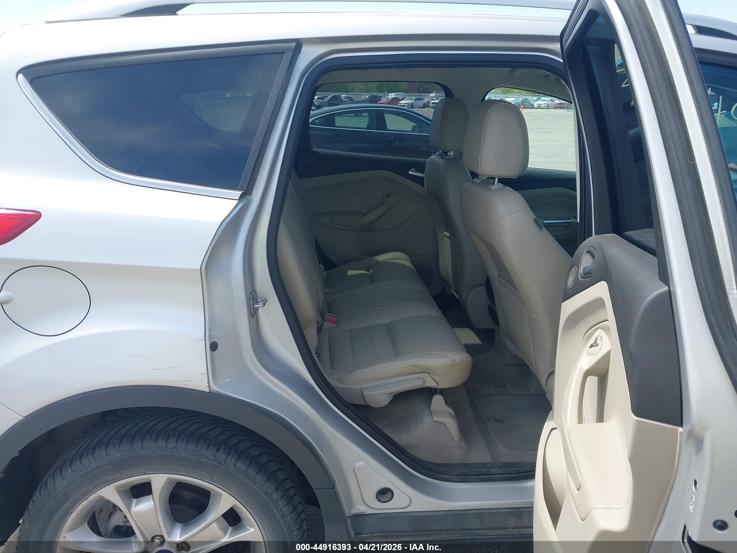 FORD ESCAPE image 8