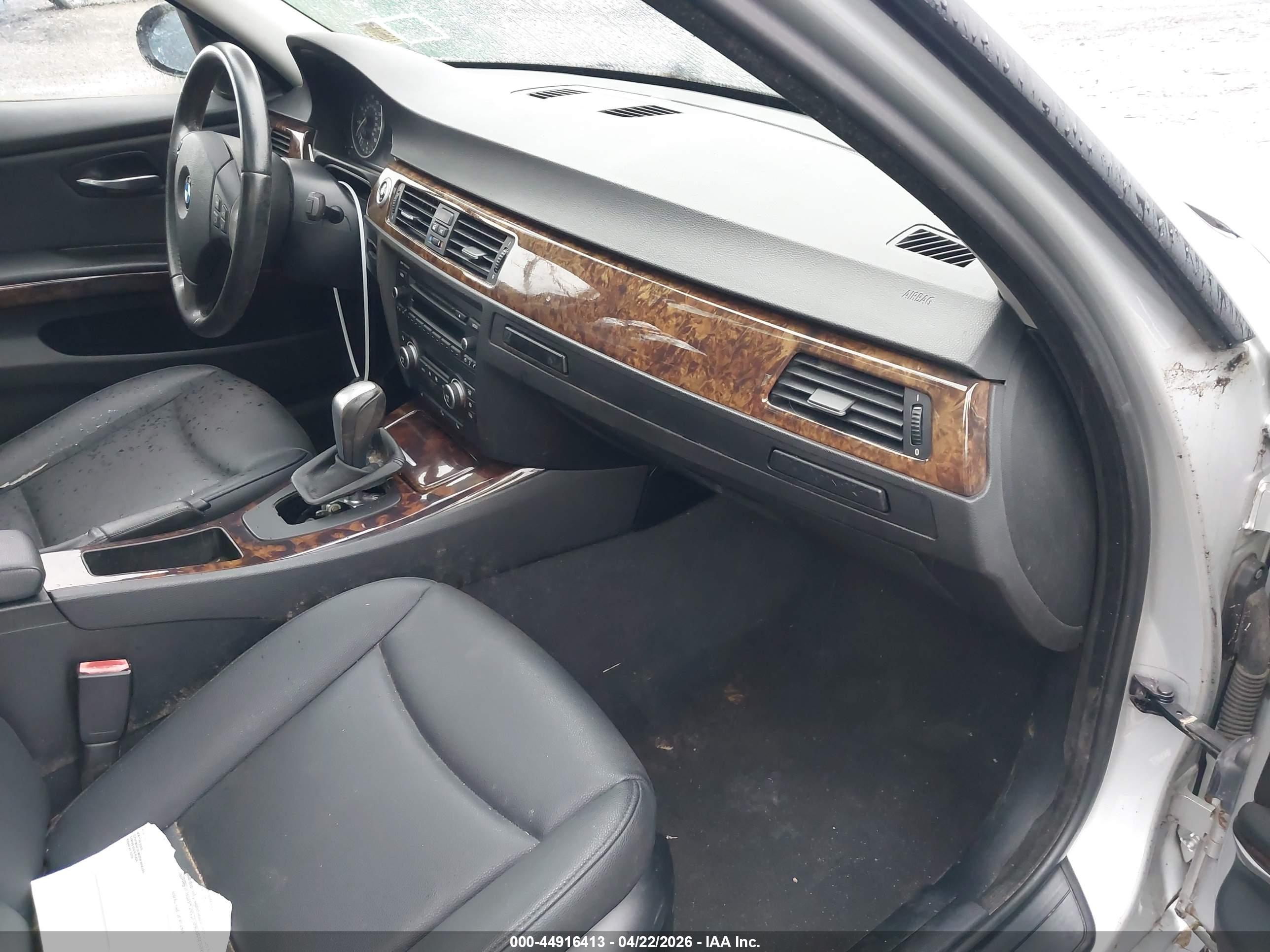 BMW 328XI image 5