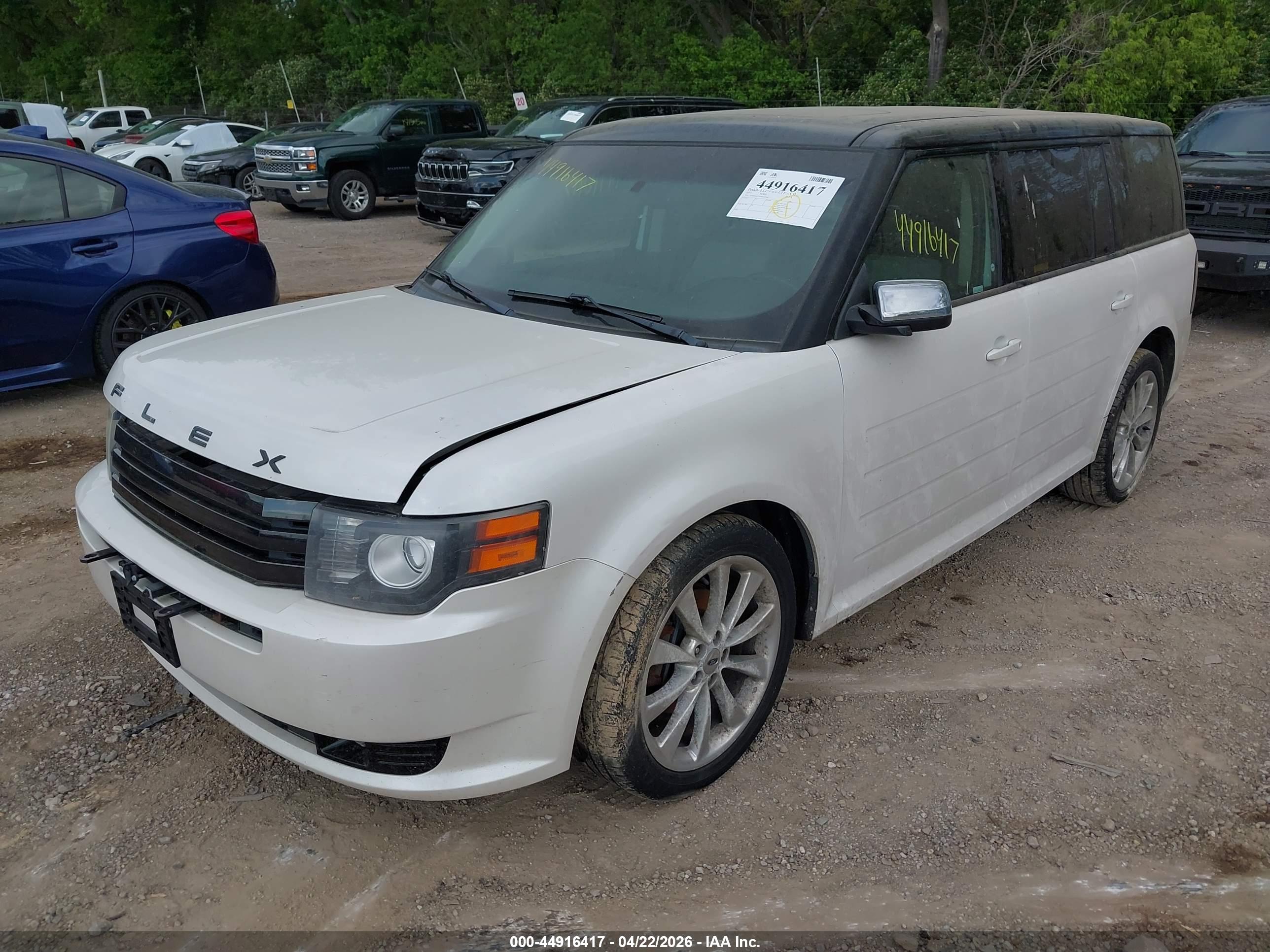FORD FLEX image 2