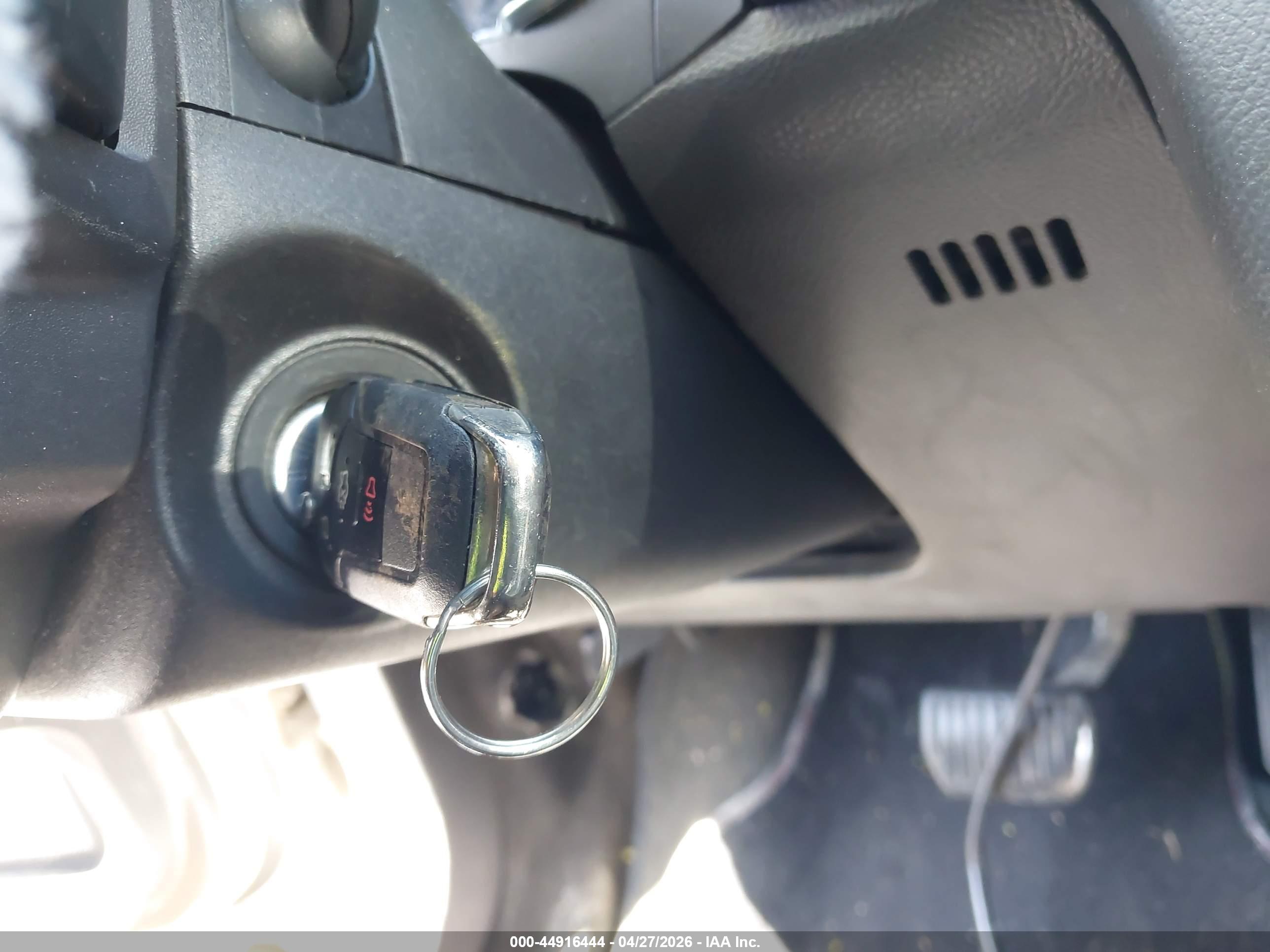 FORD FUSION image 11