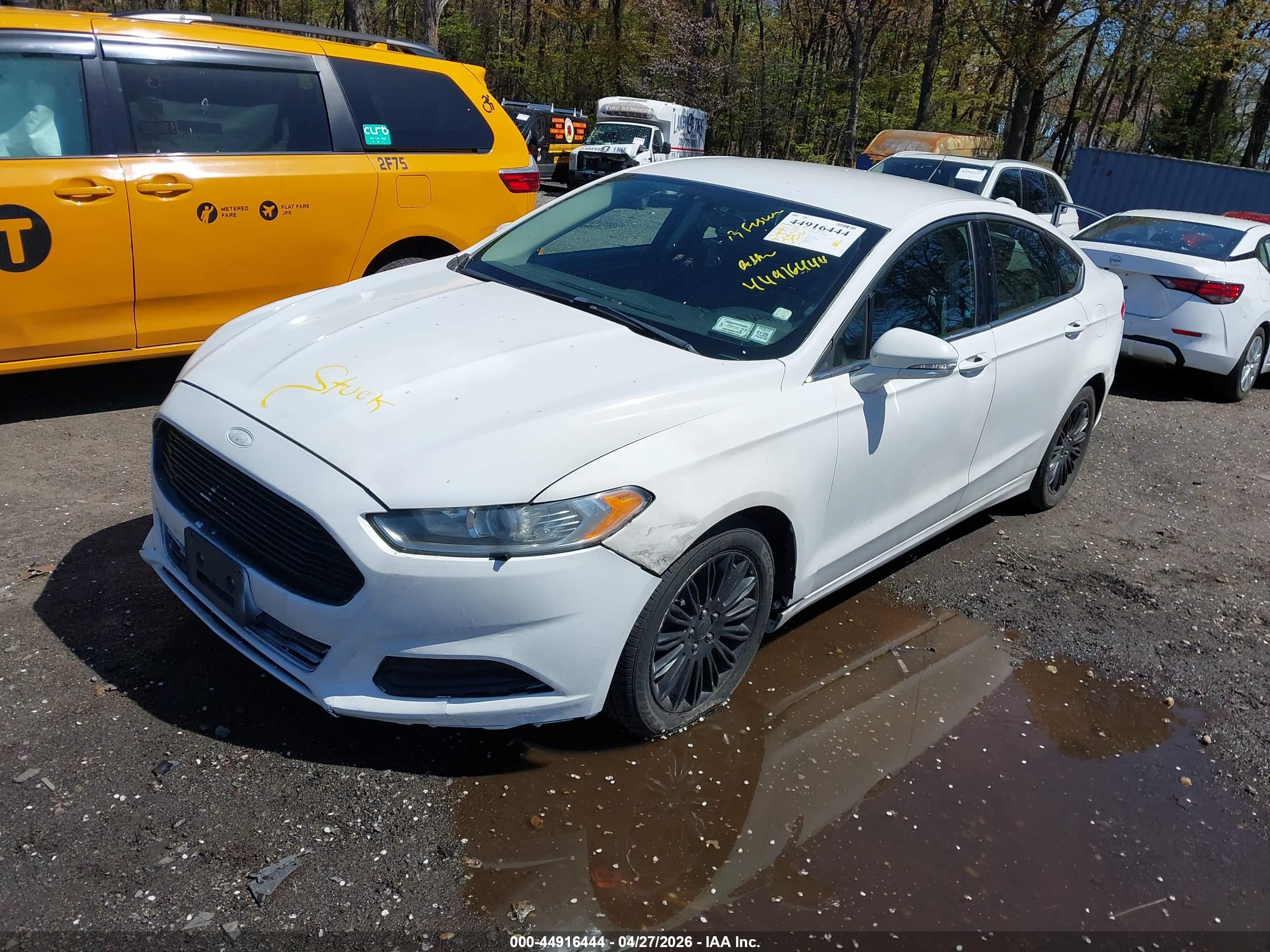 FORD FUSION image 2