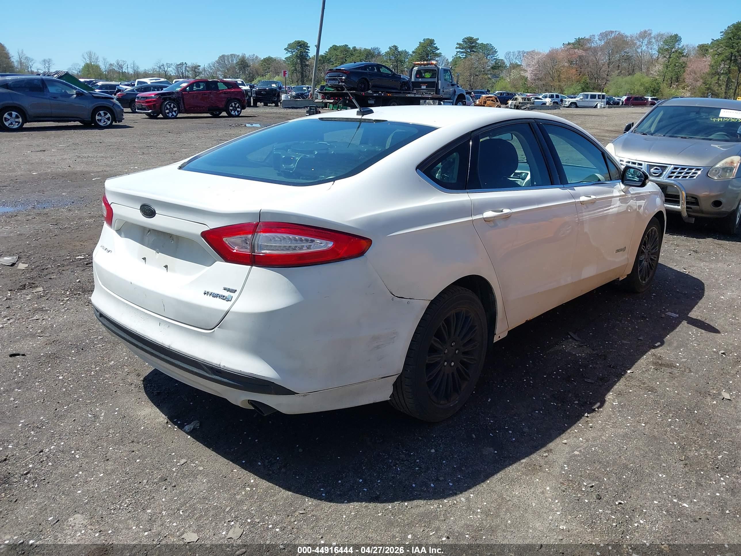 FORD FUSION image 4
