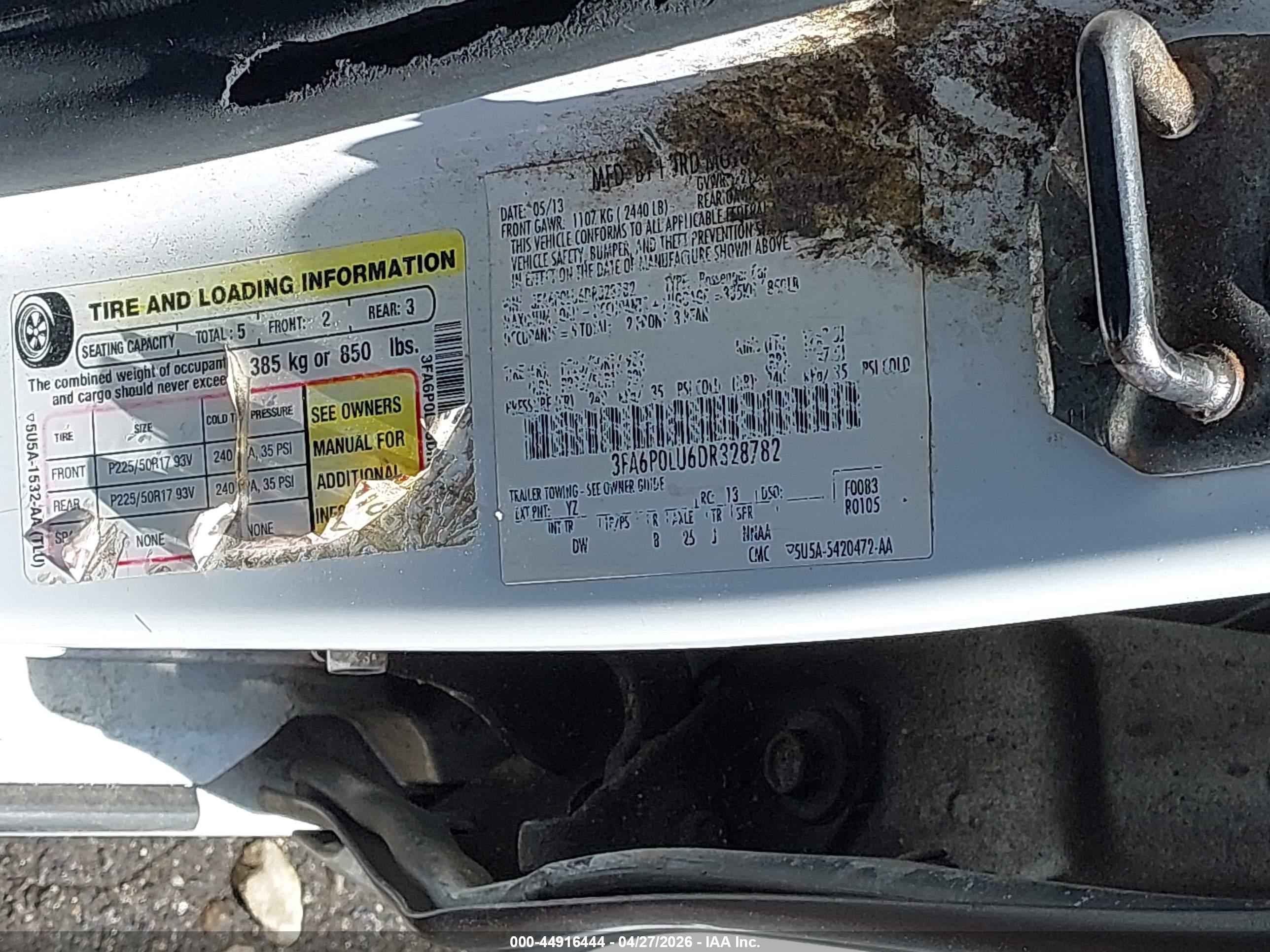 FORD FUSION image 9