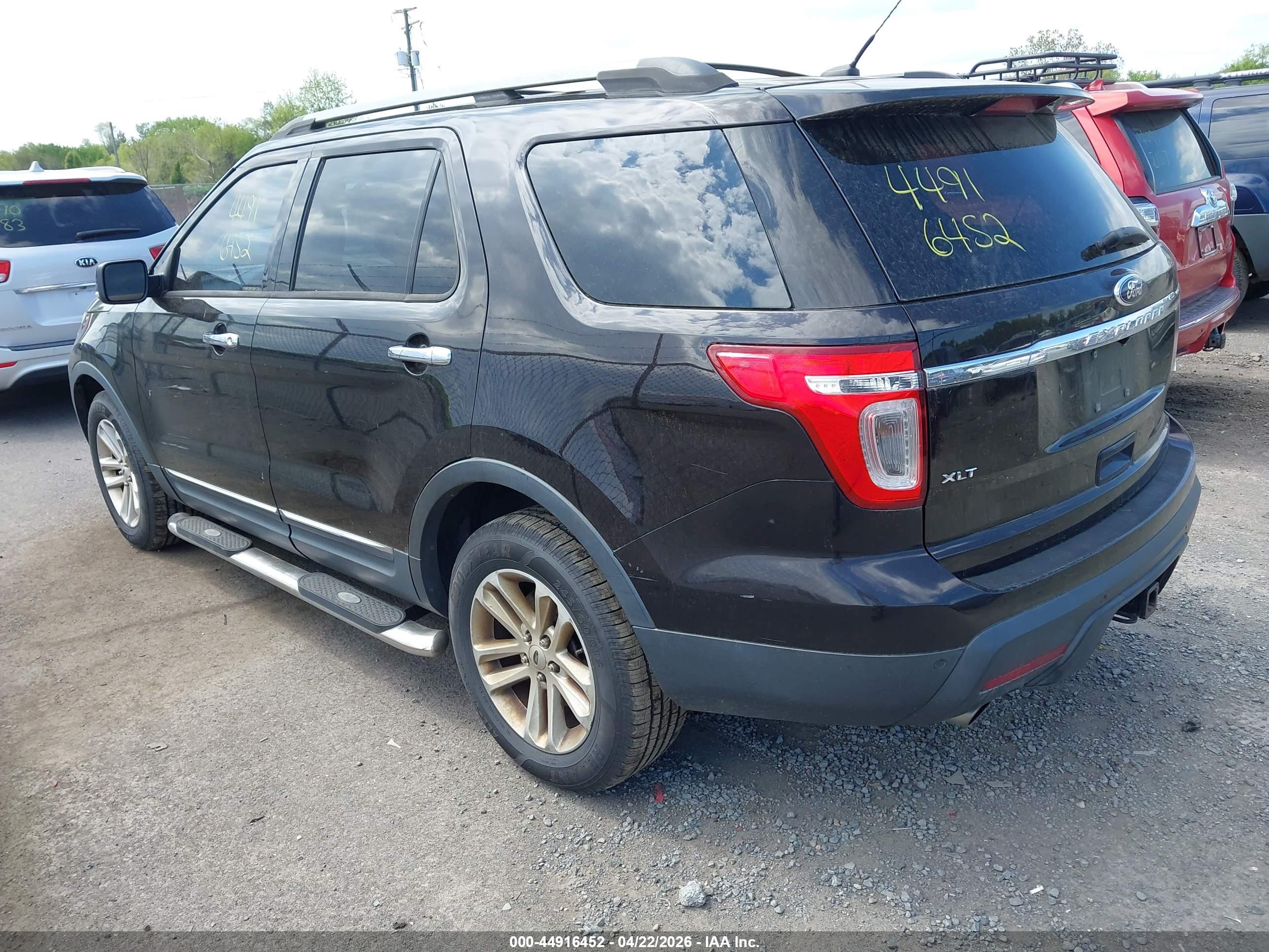 FORD EXPLORER image 3
