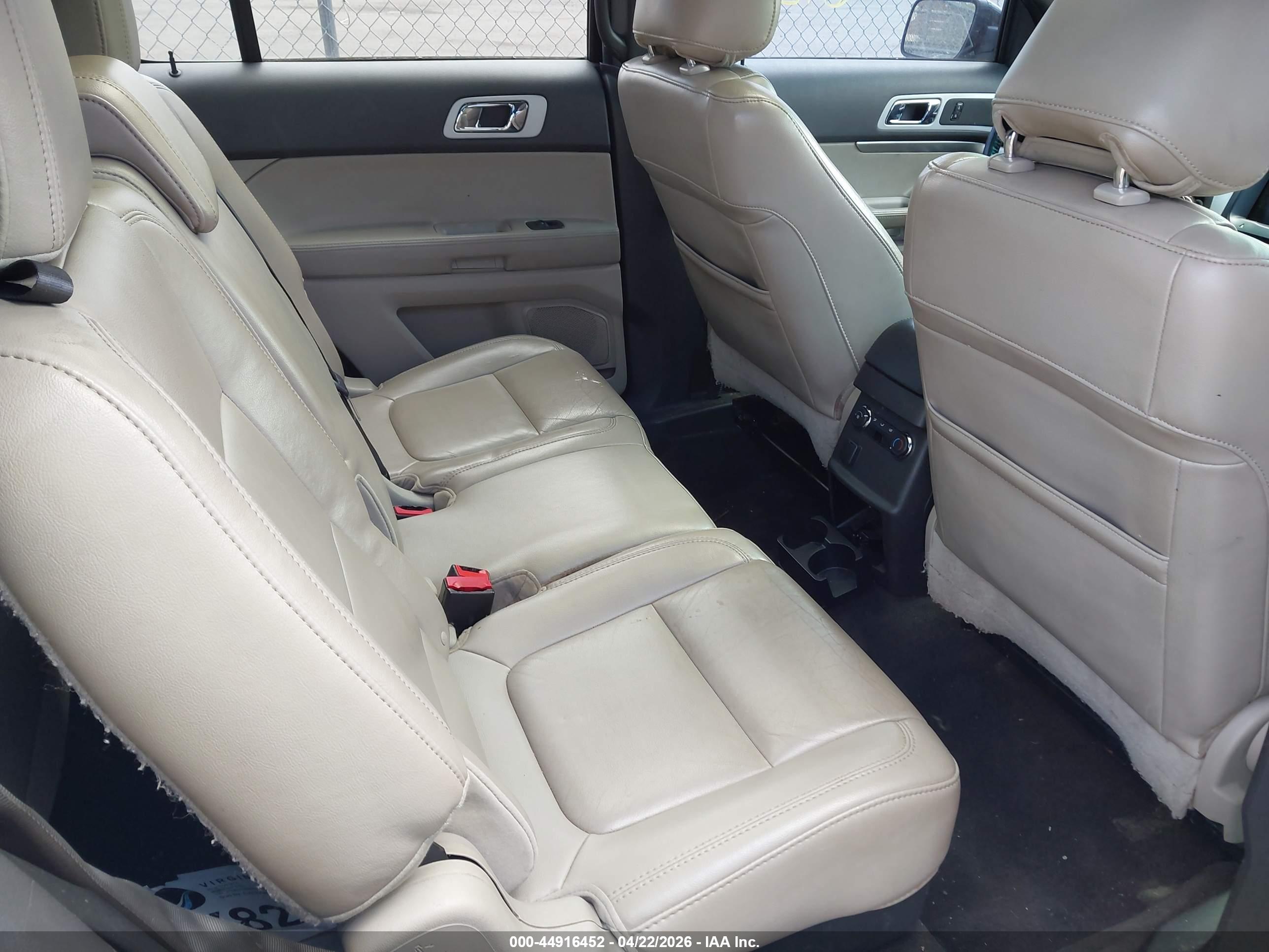 FORD EXPLORER image 8
