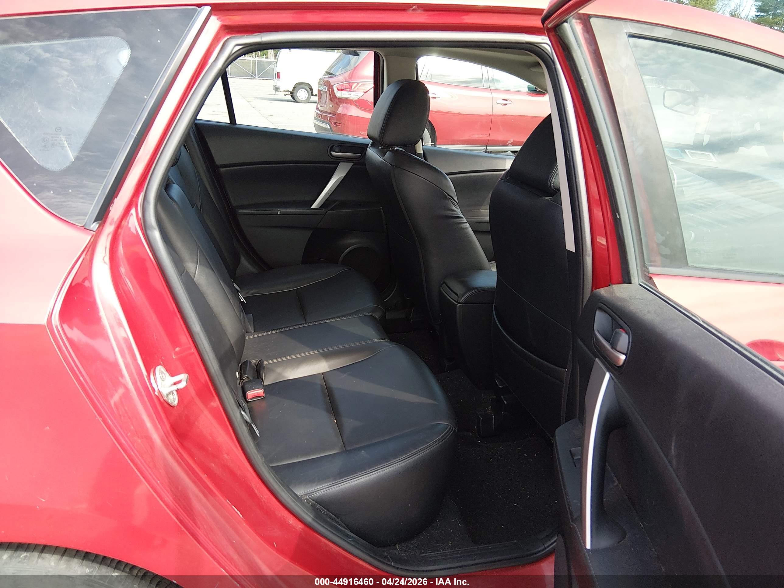 MAZDA MAZDA3 image 8