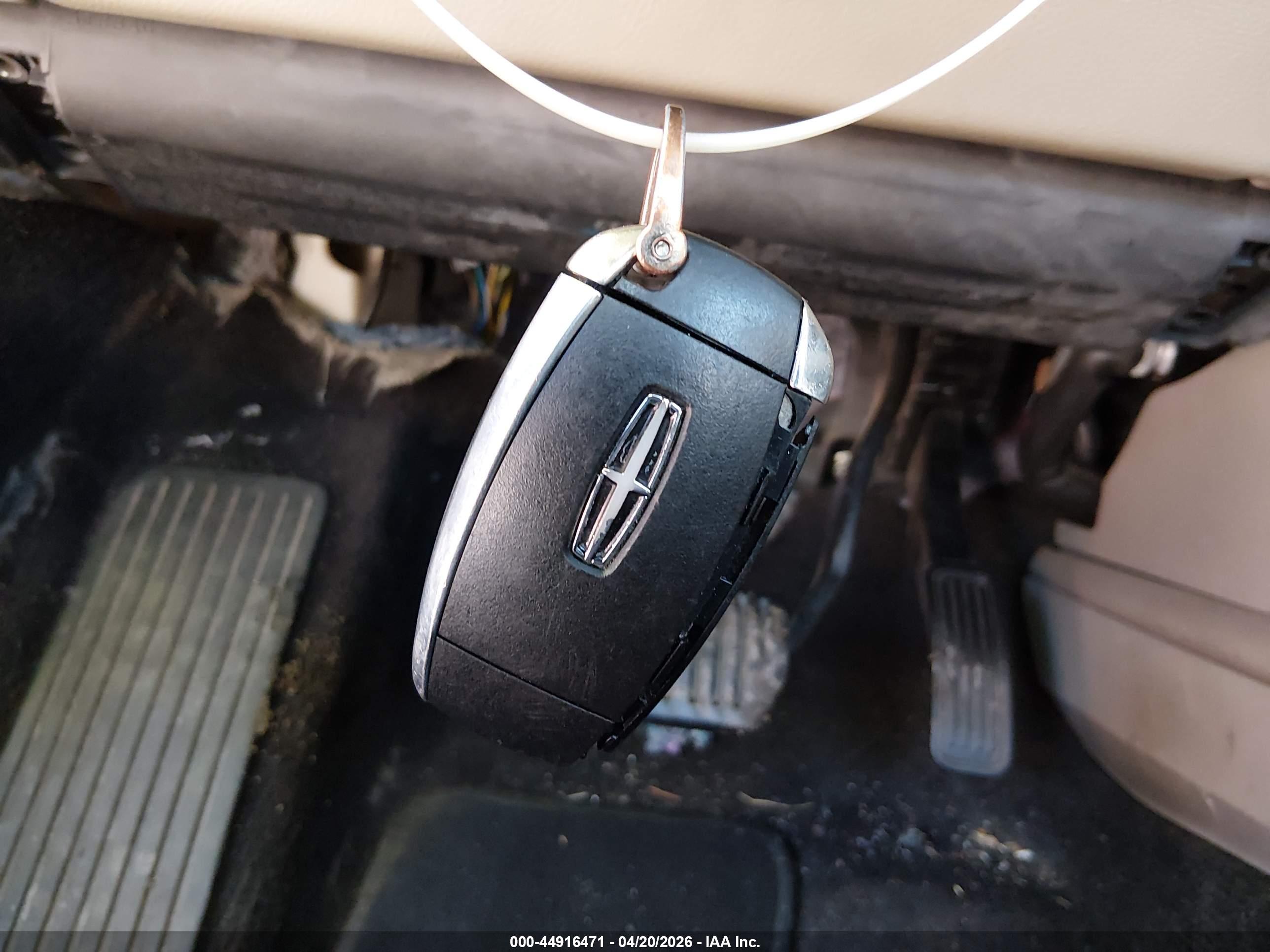 LINCOLN MKZ image 11