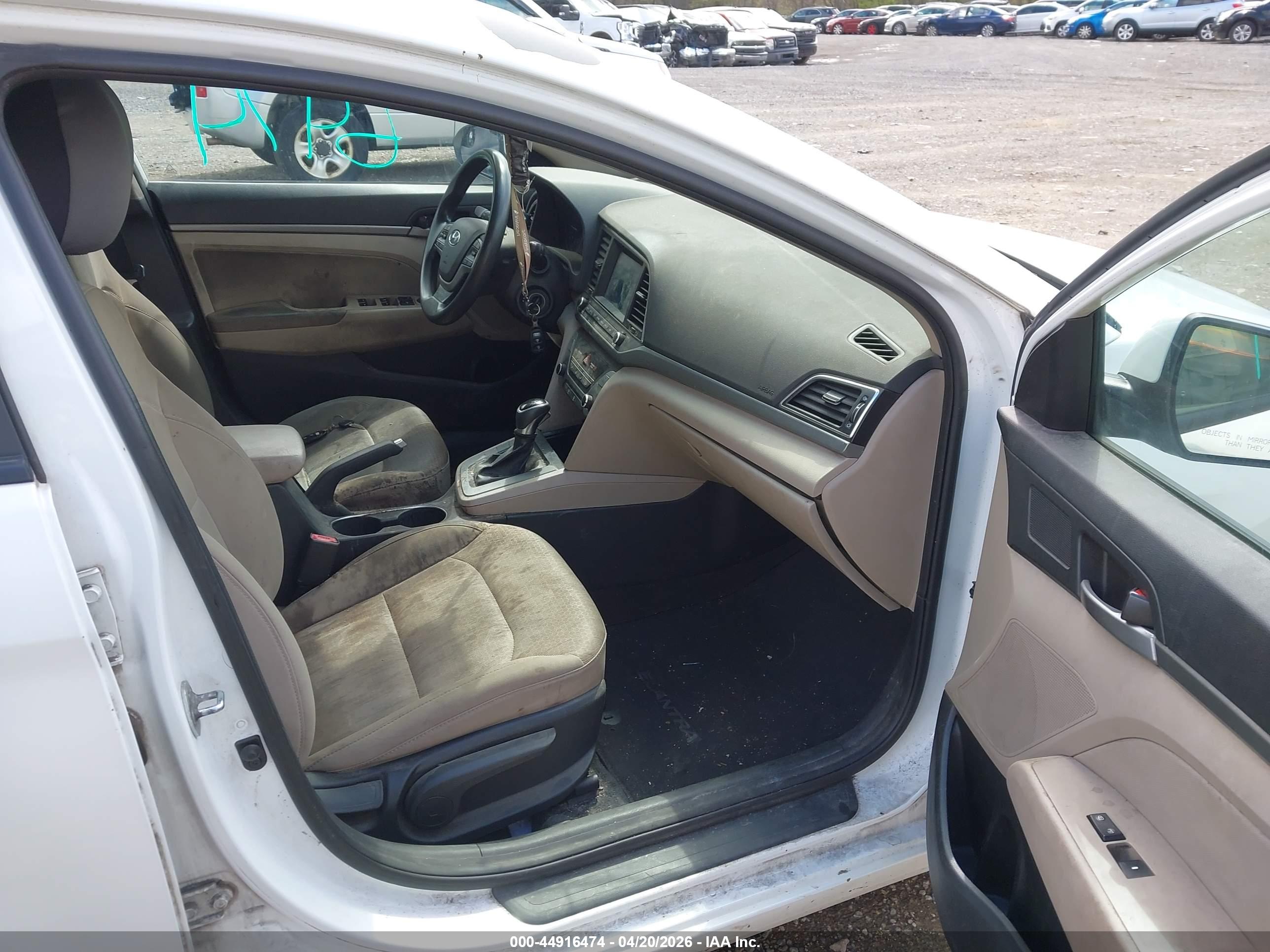 HYUNDAI ELANTRA image 5
