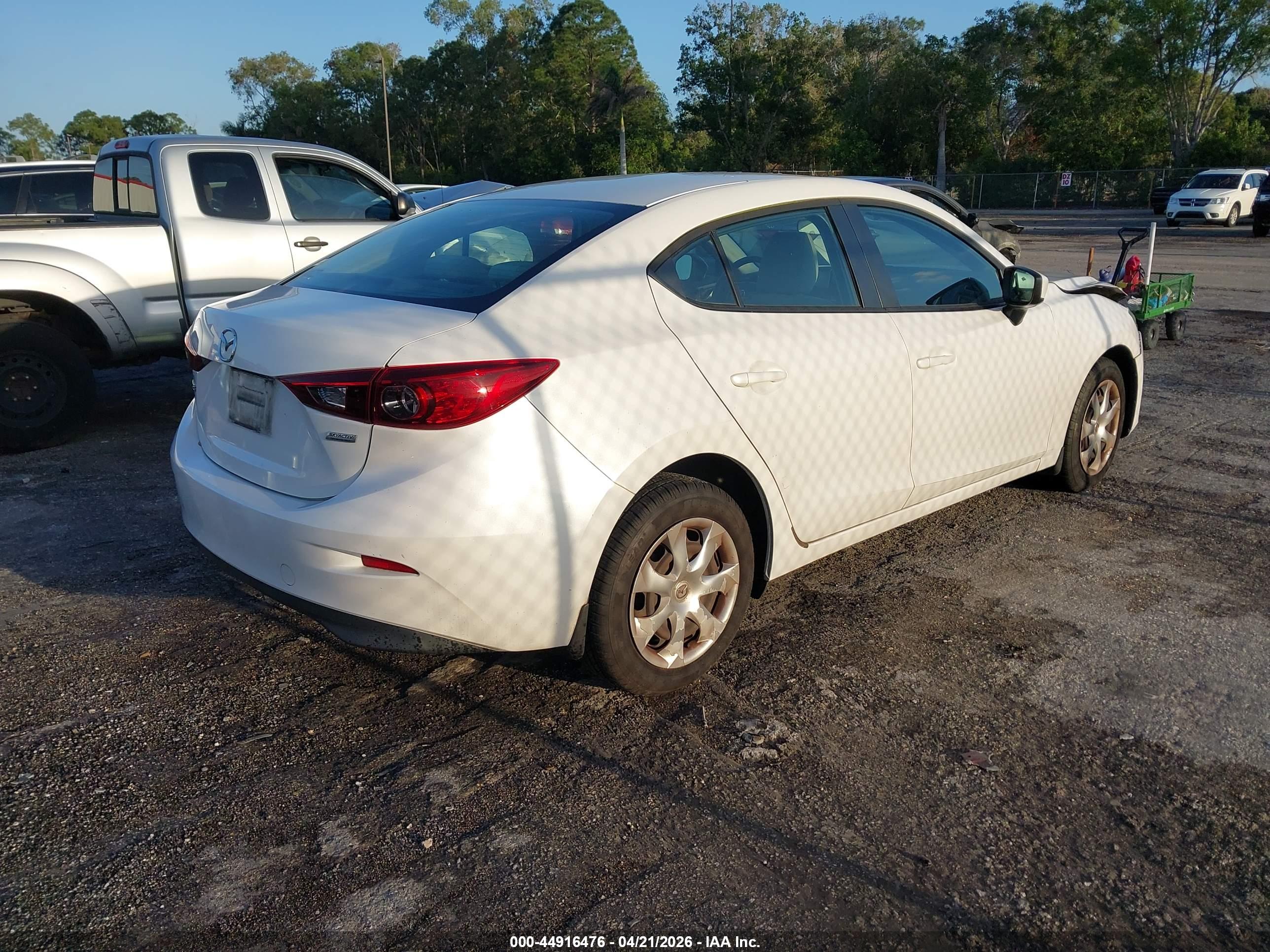 MAZDA MAZDA3 image 4