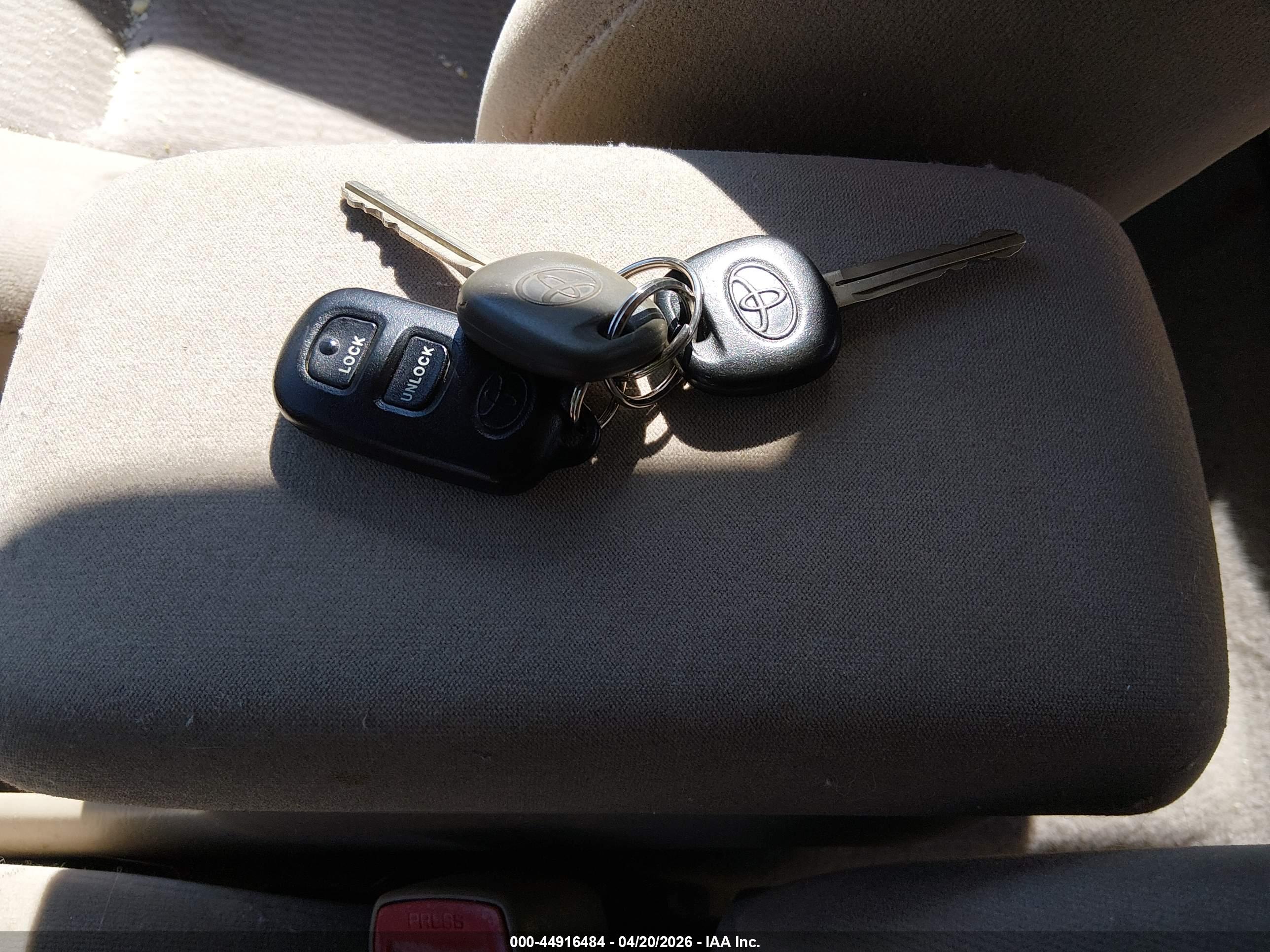 TOYOTA COROLLA image 11