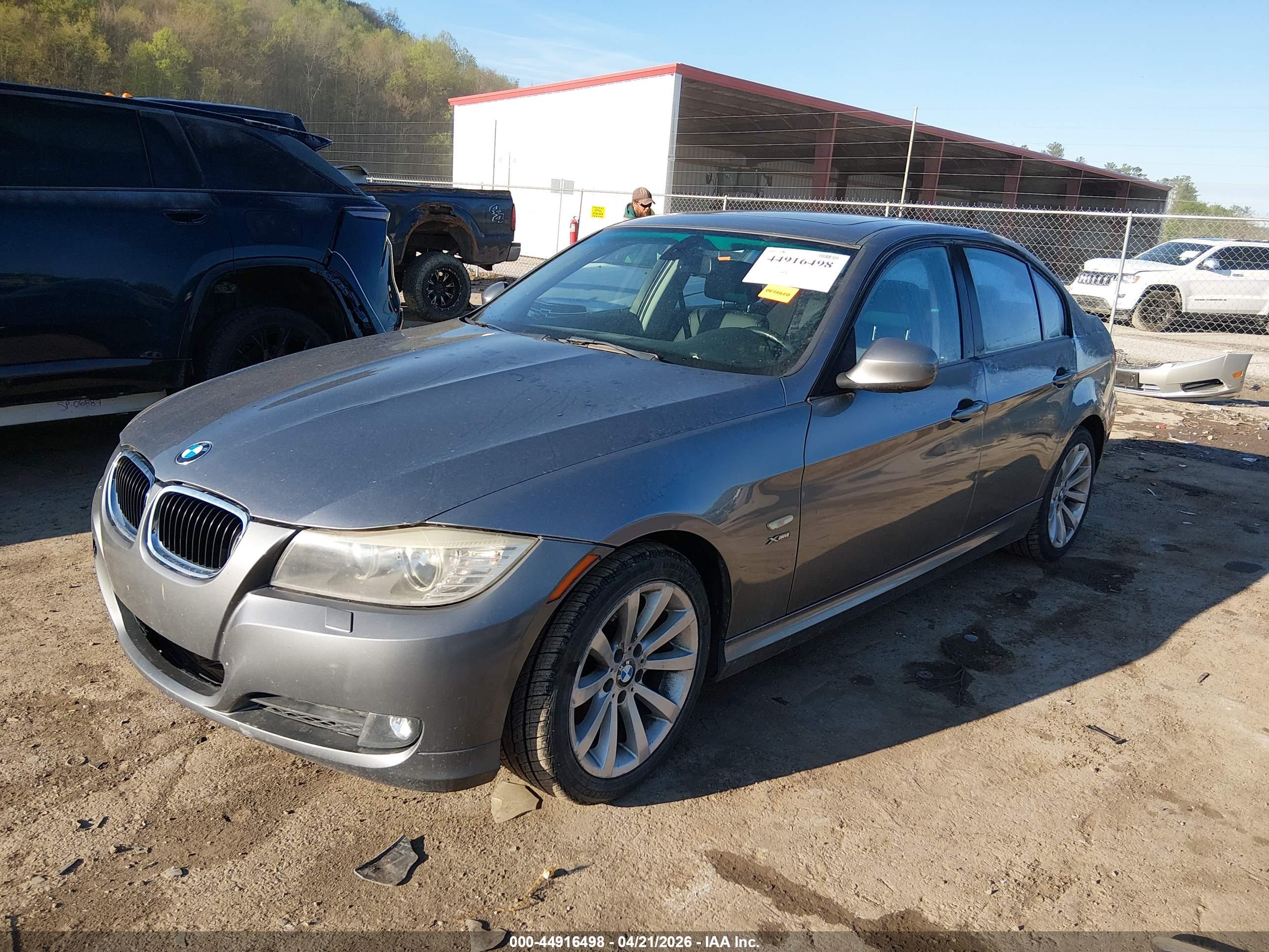 BMW 328I image 2
