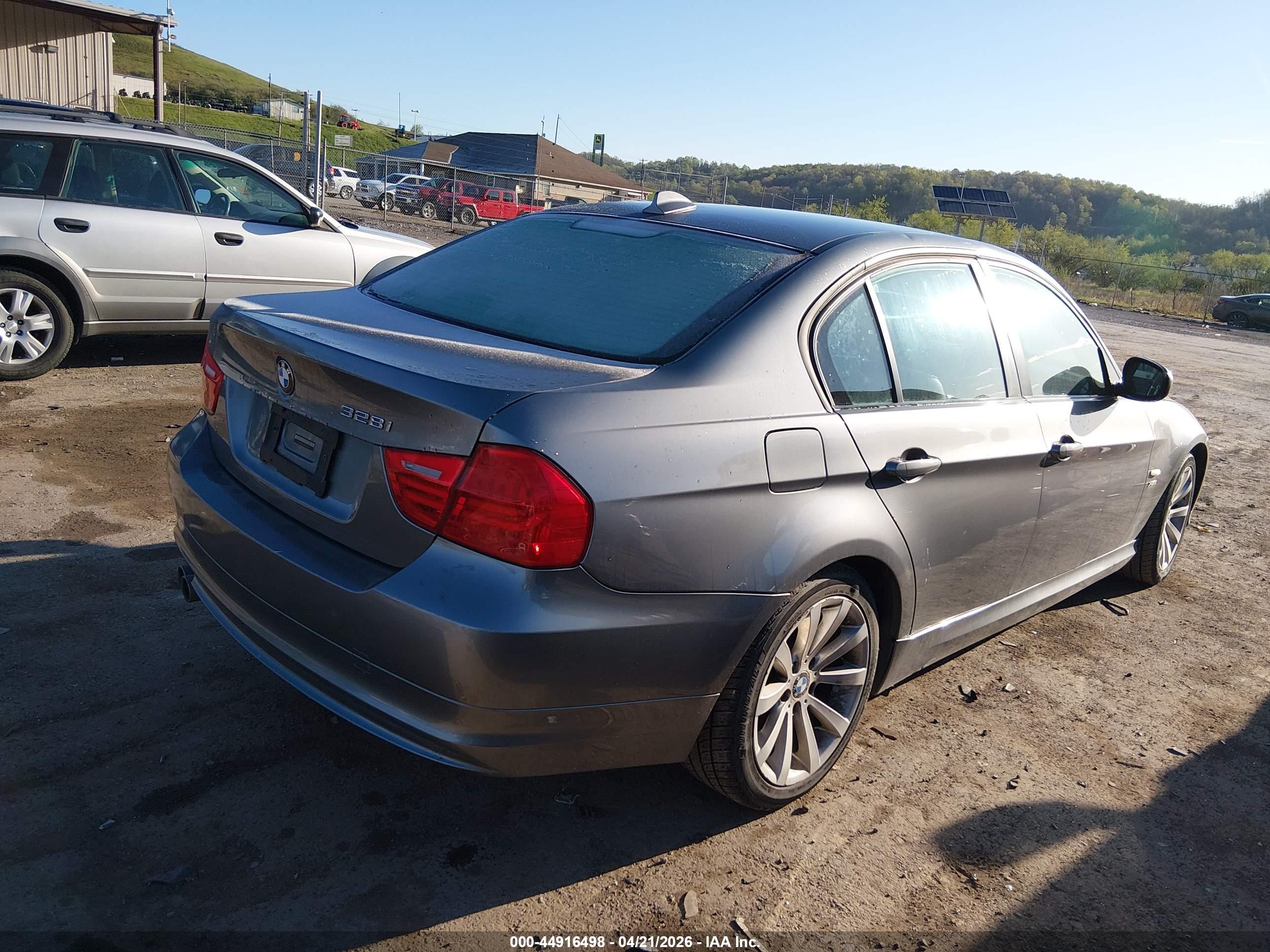 BMW 328I image 4