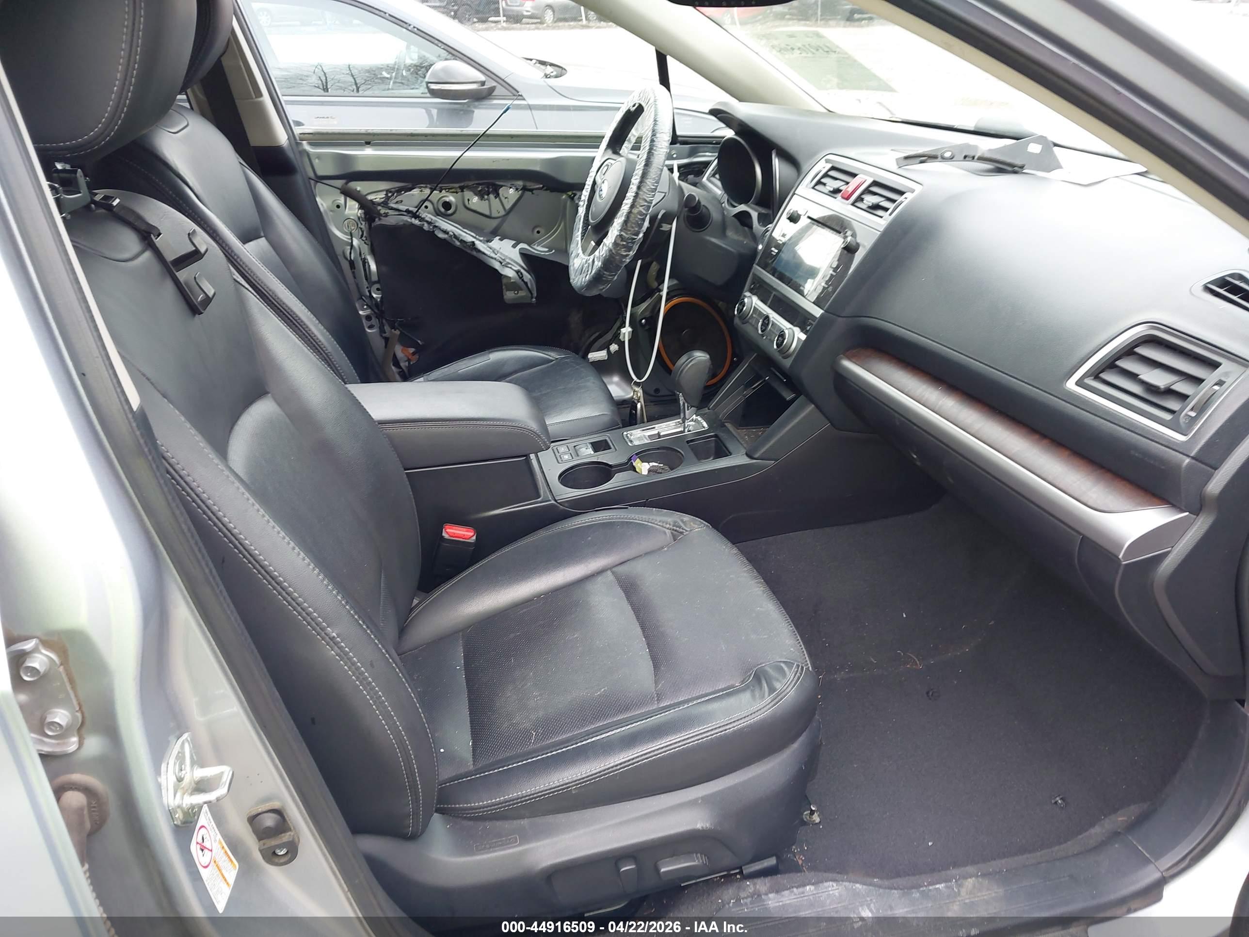 SUBARU OUTBACK image 5