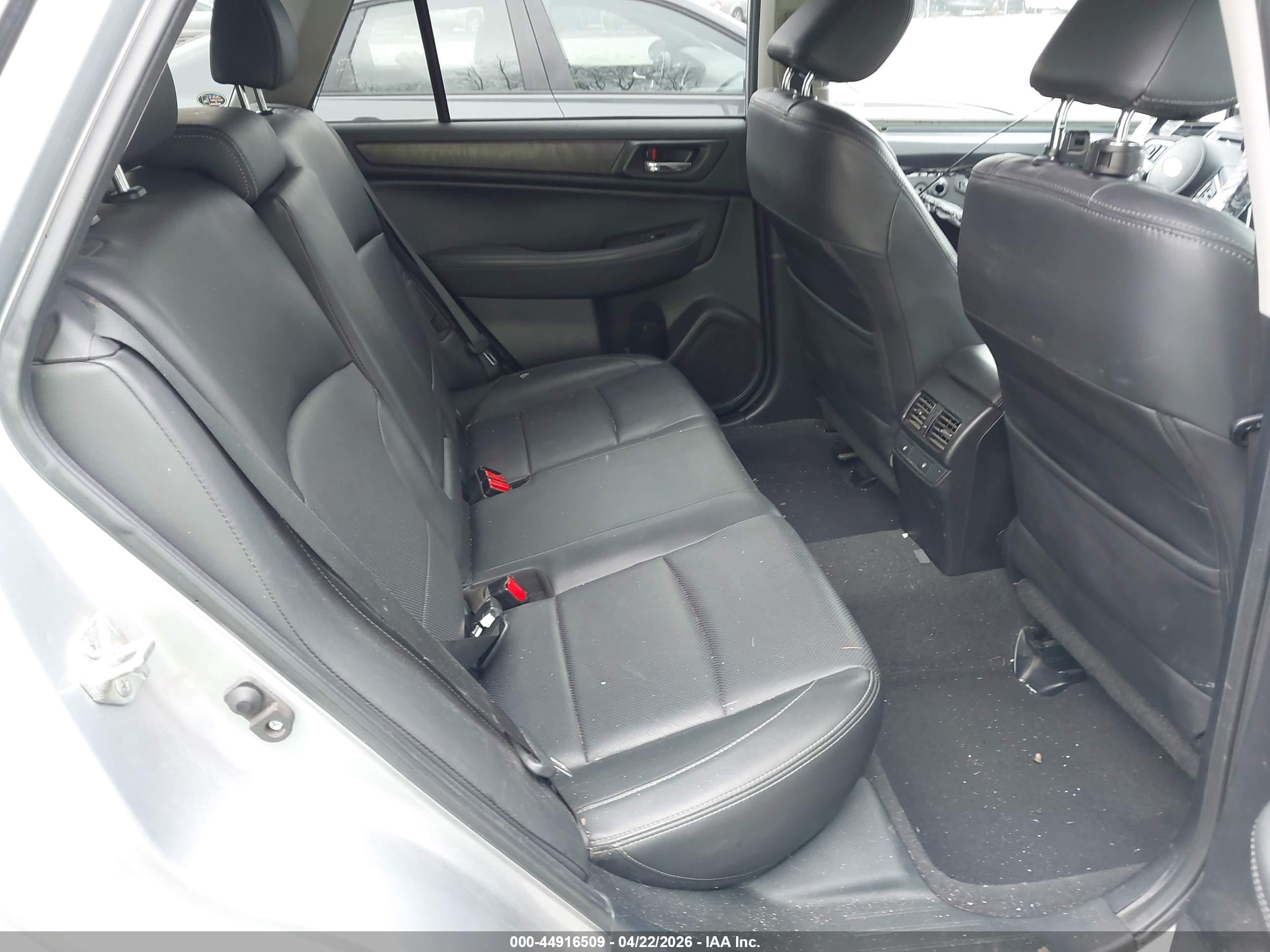 SUBARU OUTBACK image 8