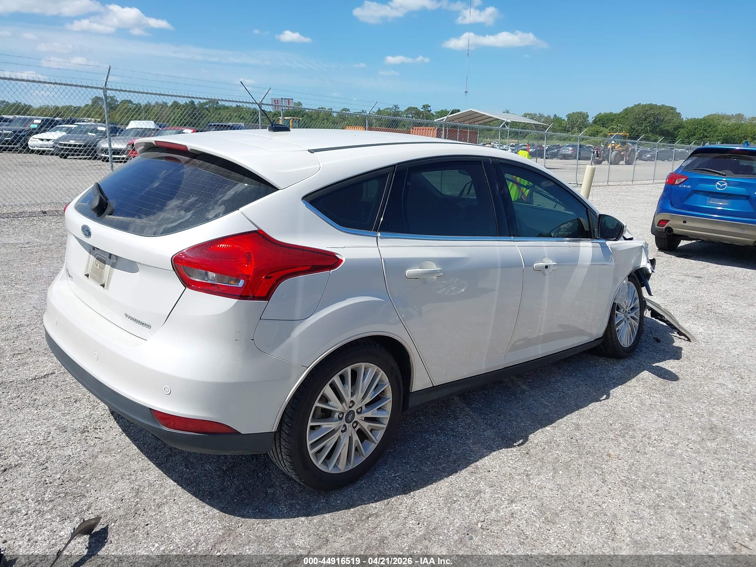 FORD FOCUS image 4