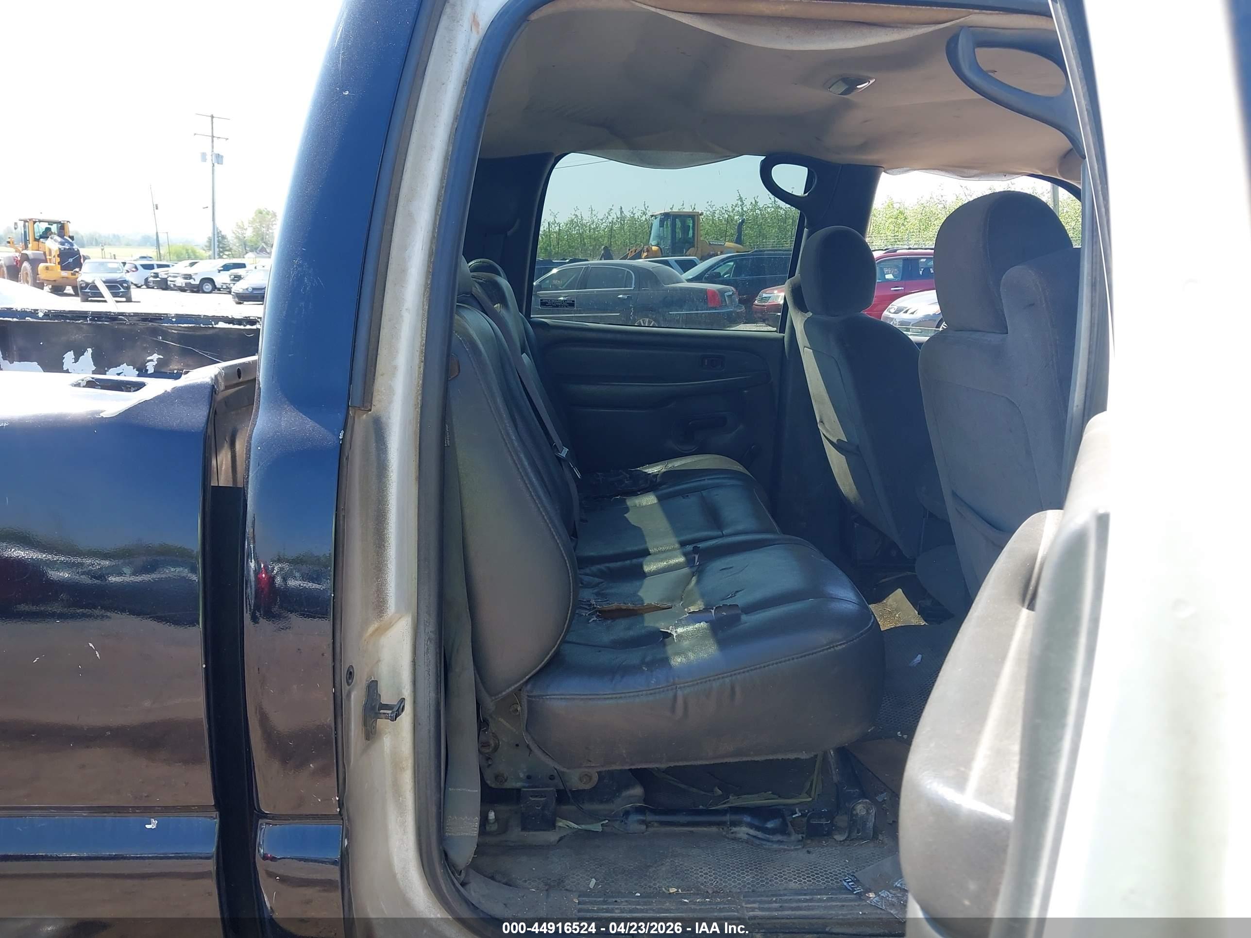 CHEVROLET SILVERADO image 8