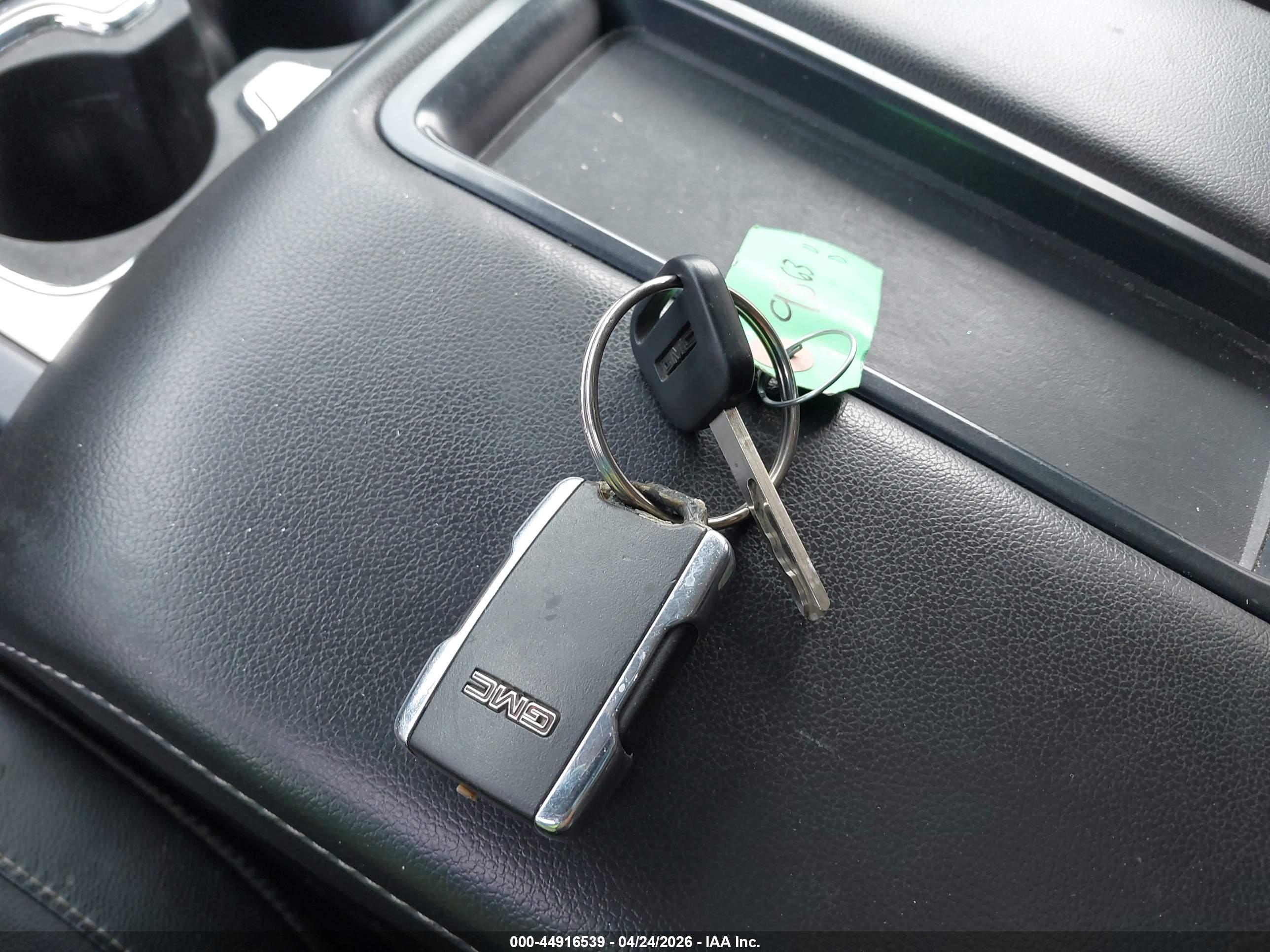 GMC SIERRA image 11