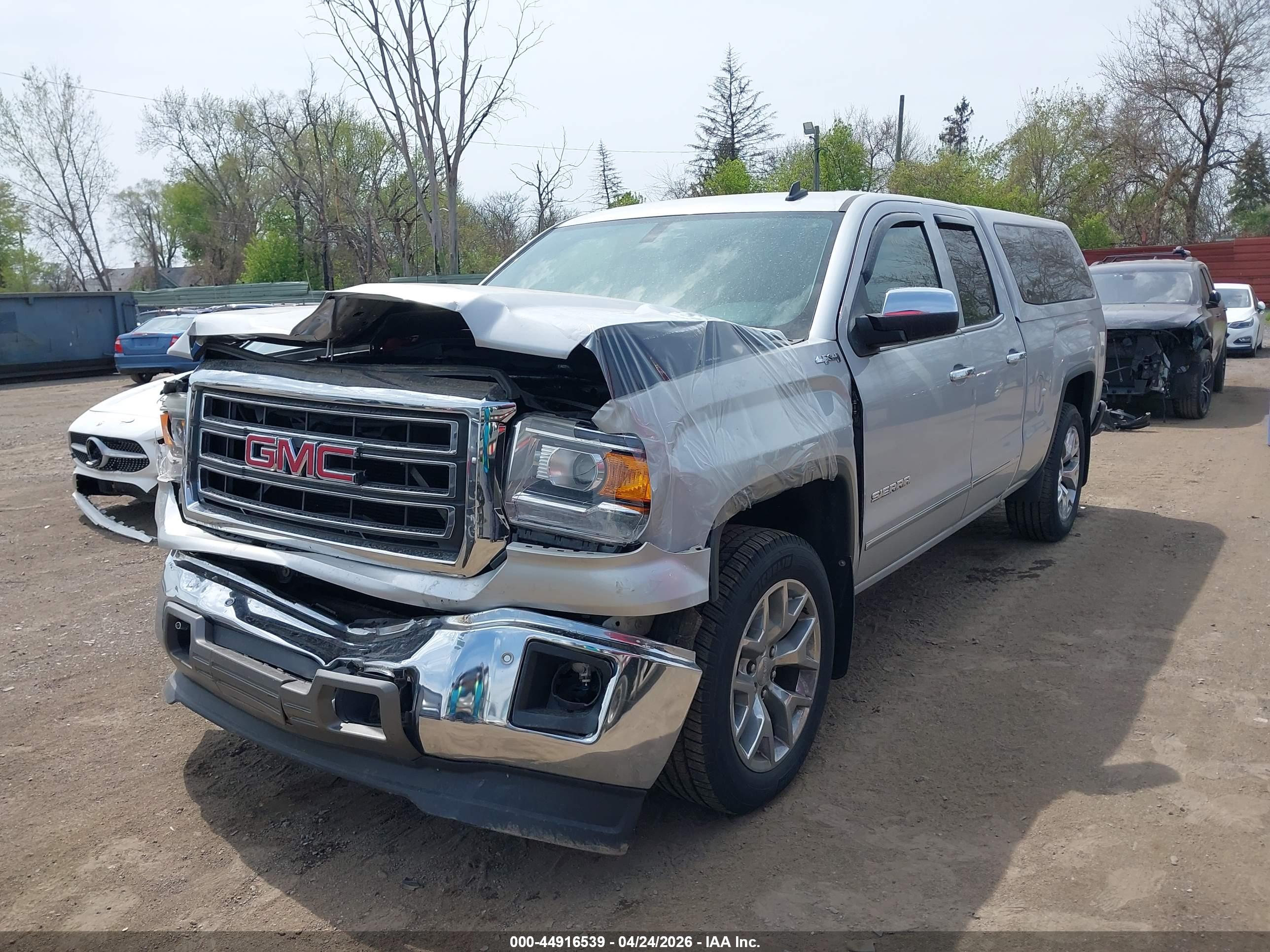 GMC SIERRA image 2