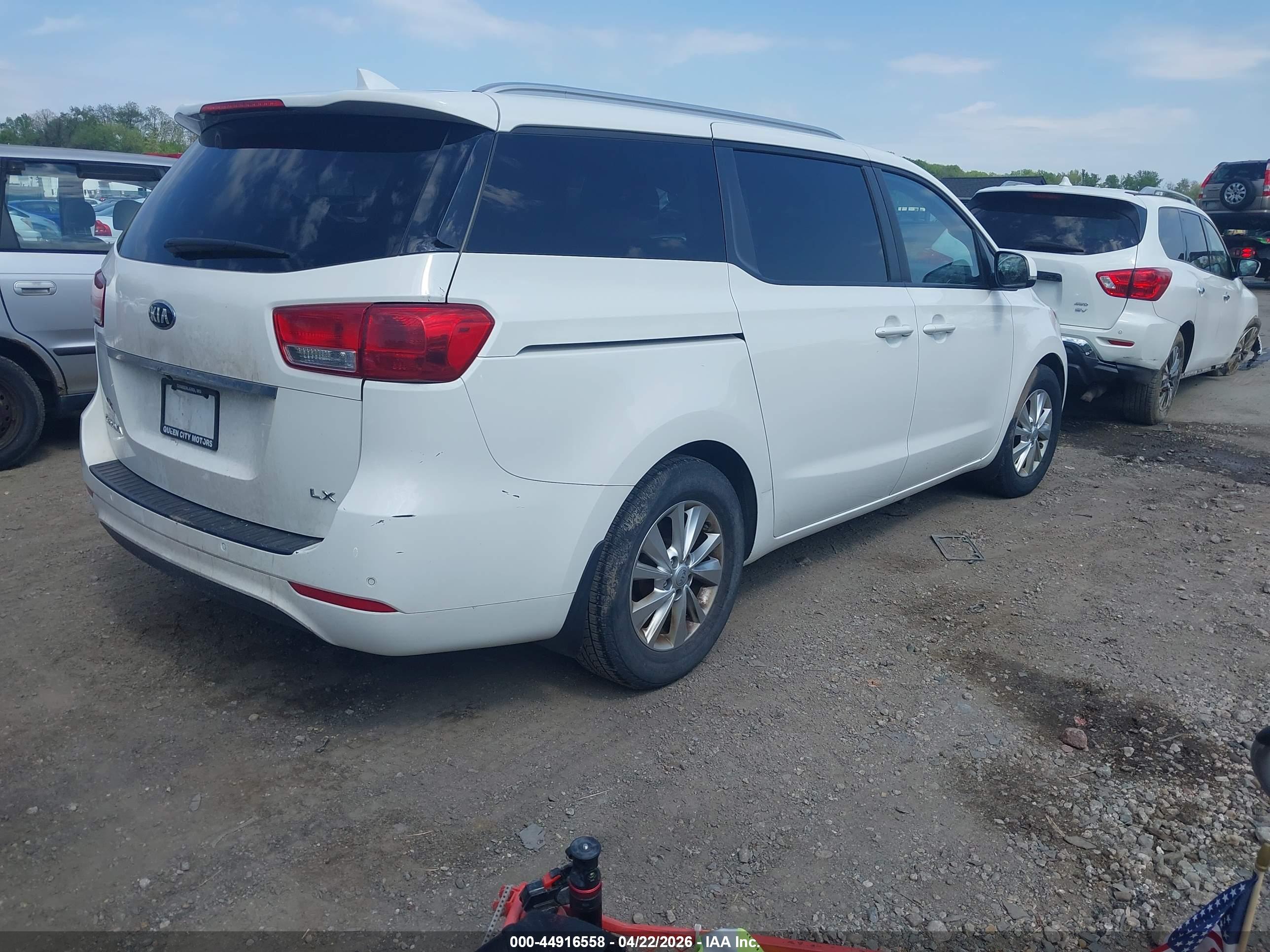 KIA SEDONA image 4