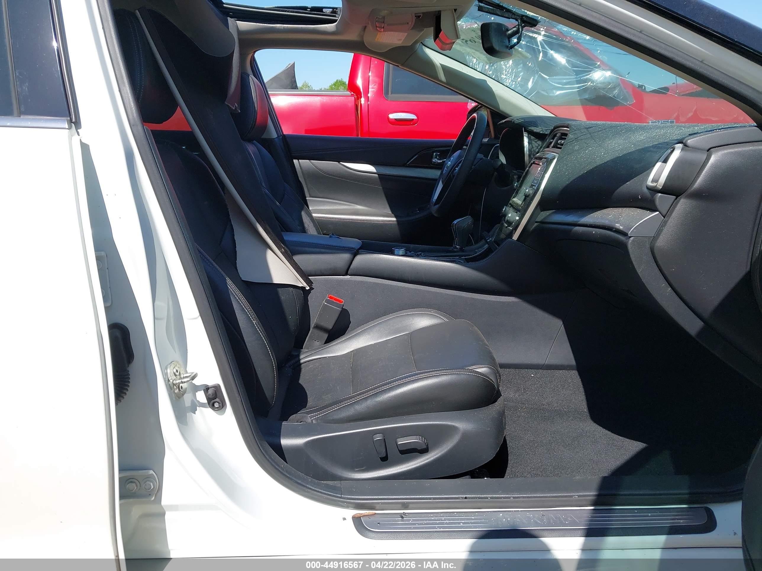 NISSAN MAXIMA image 5