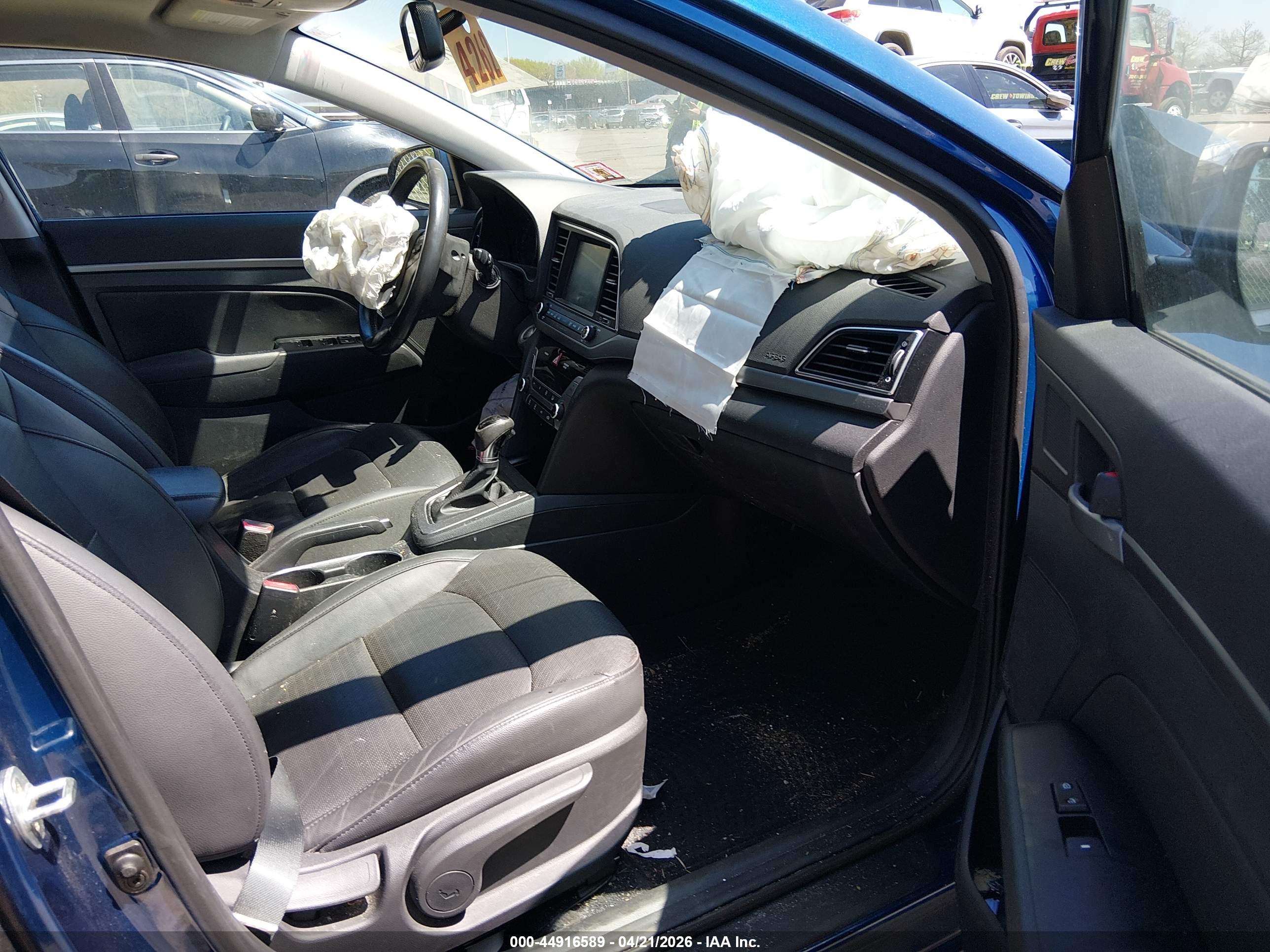 HYUNDAI ELANTRA image 5