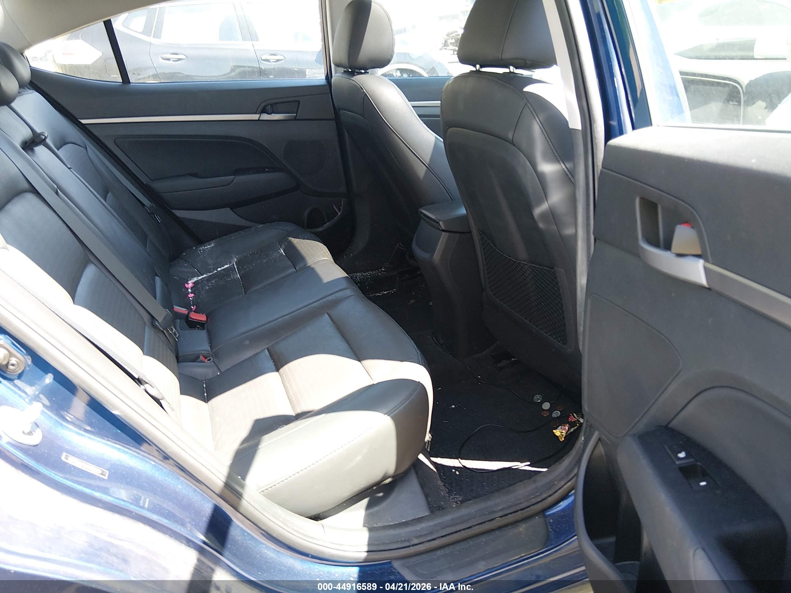 HYUNDAI ELANTRA image 8