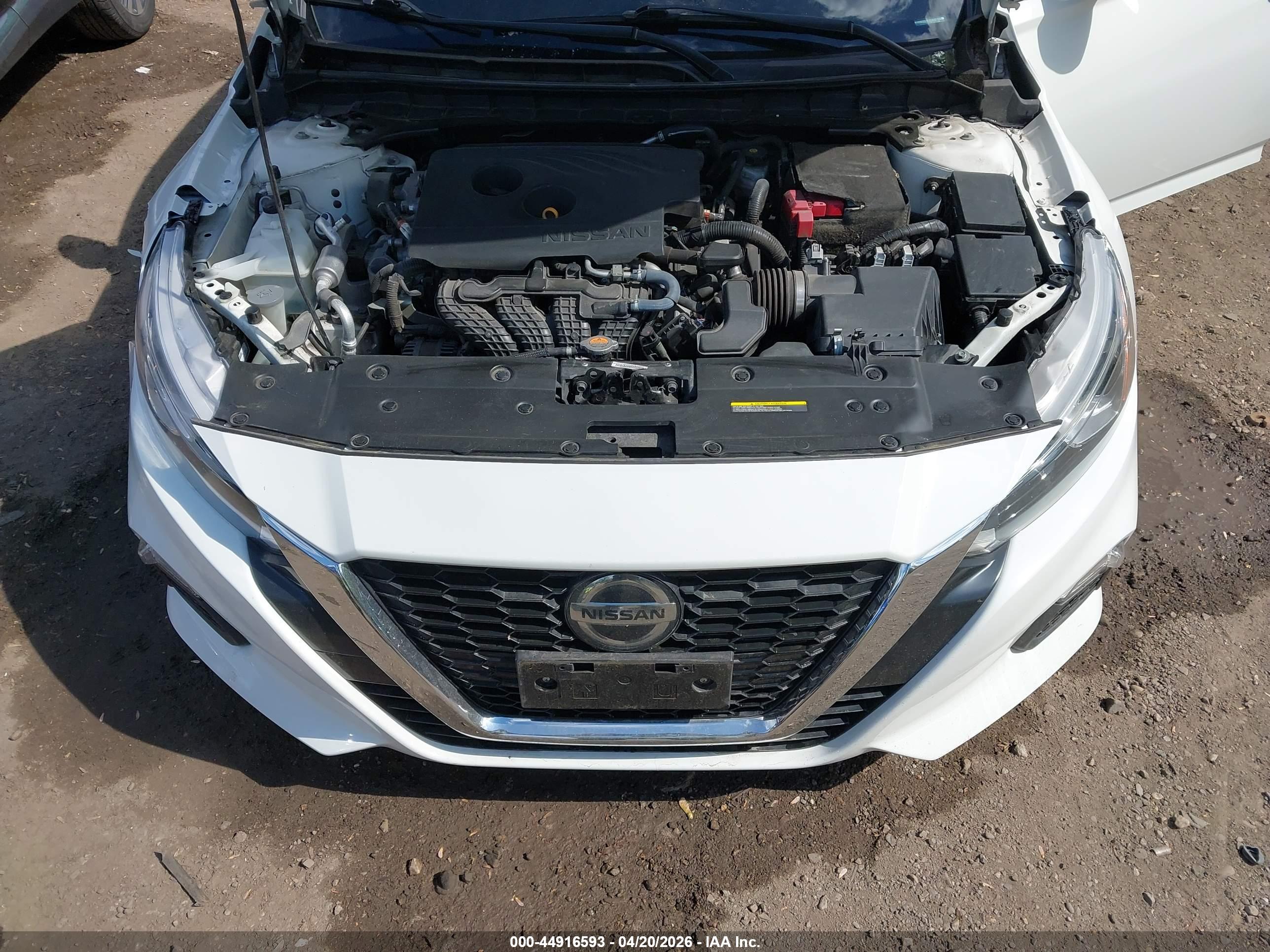 NISSAN ALTIMA image 10