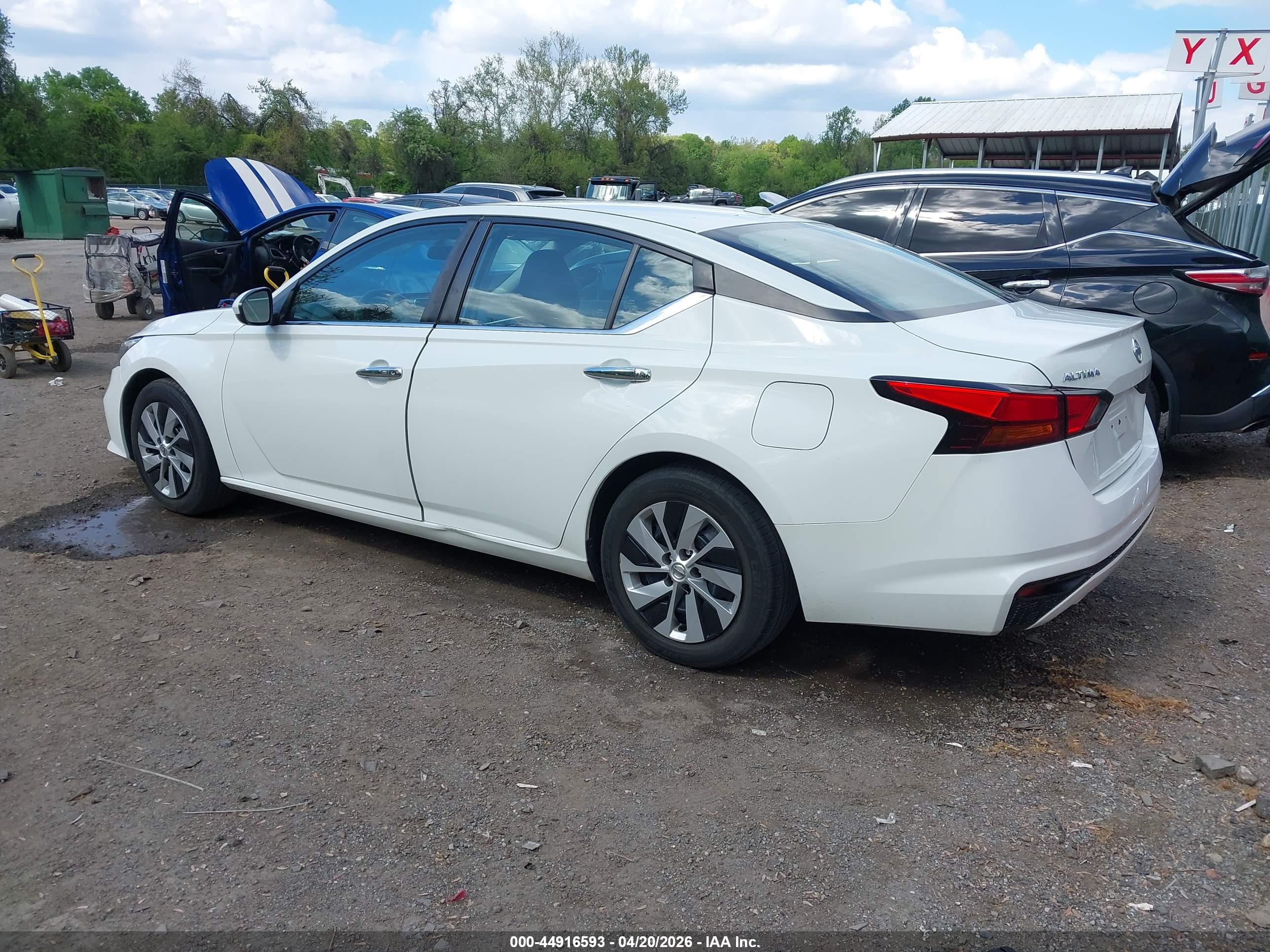 NISSAN ALTIMA image 3