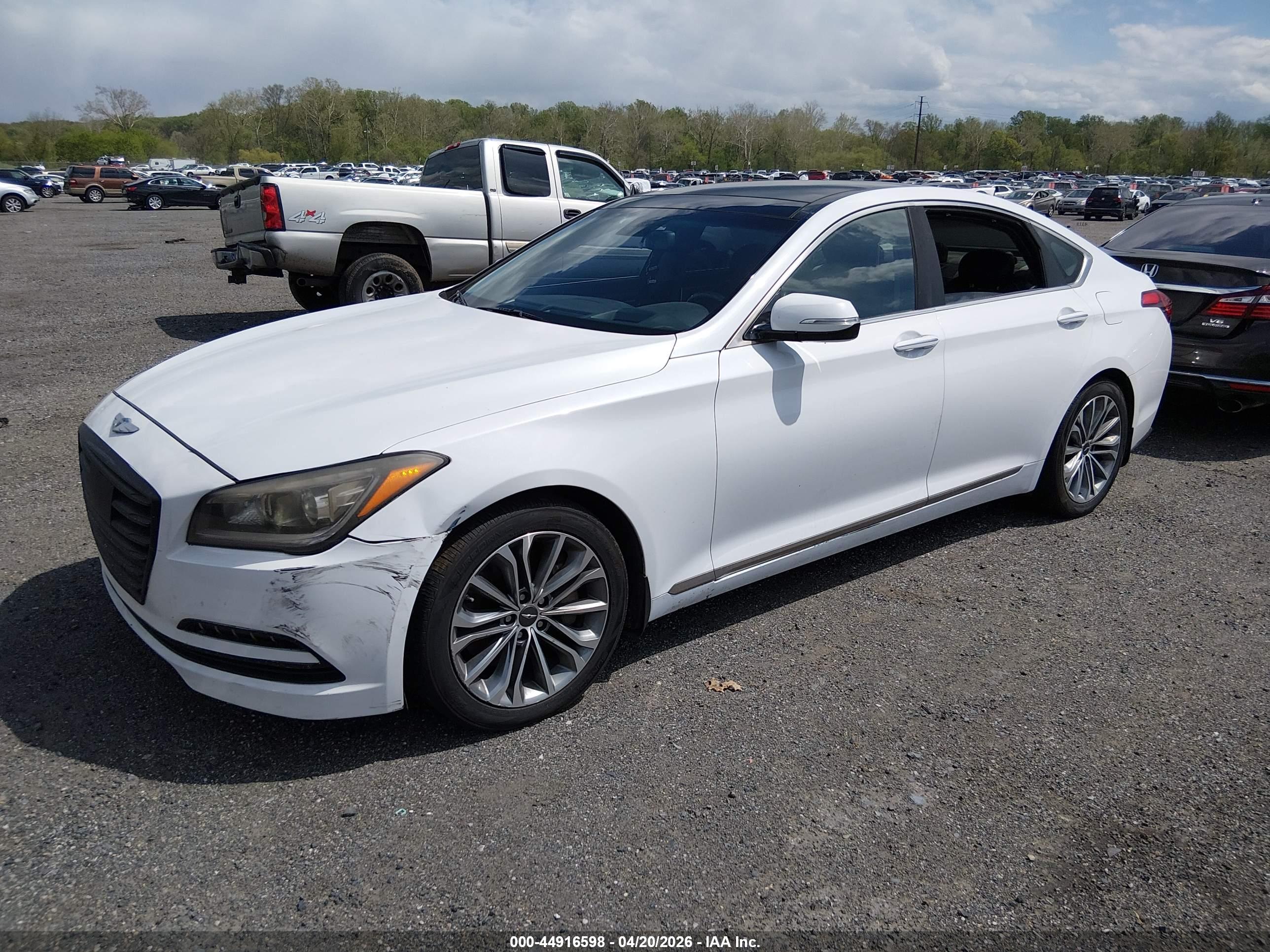 HYUNDAI GENESIS image 2