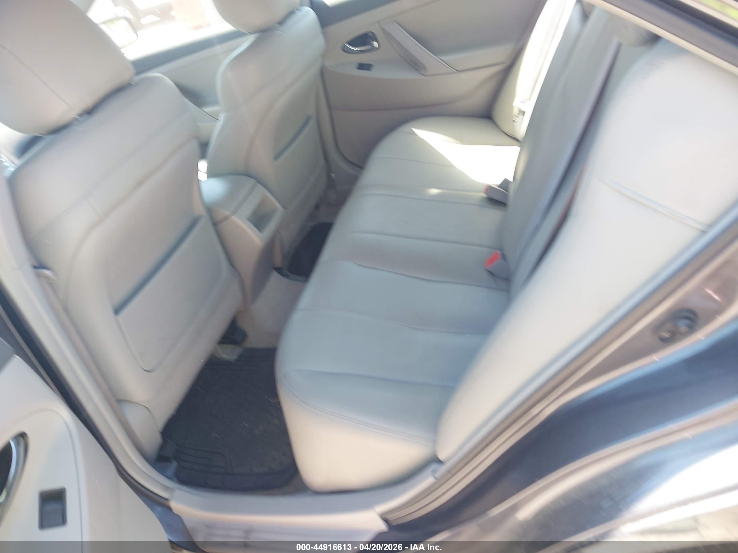 TOYOTA CAMRY image 8