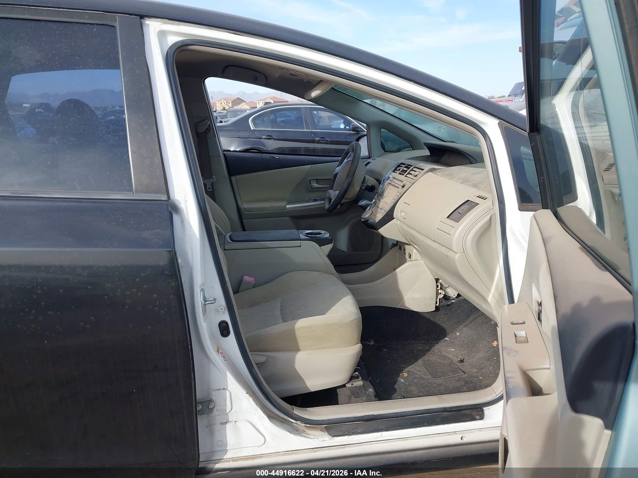 TOYOTA PRIUS image 5