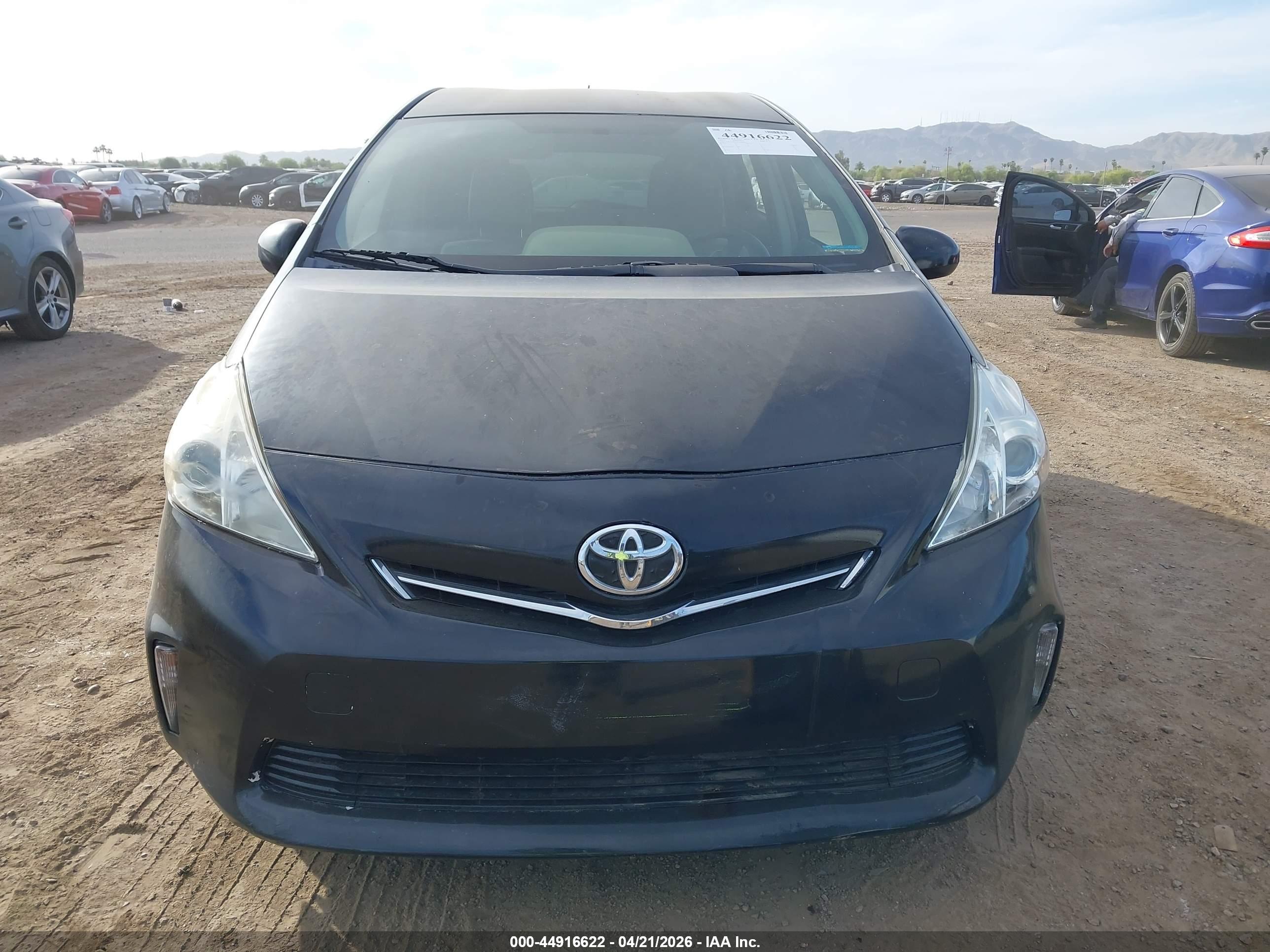 TOYOTA PRIUS image 6