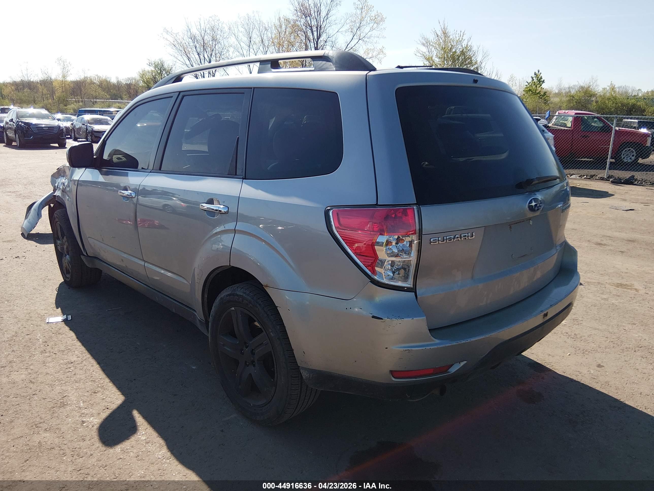 SUBARU FORESTER image 3