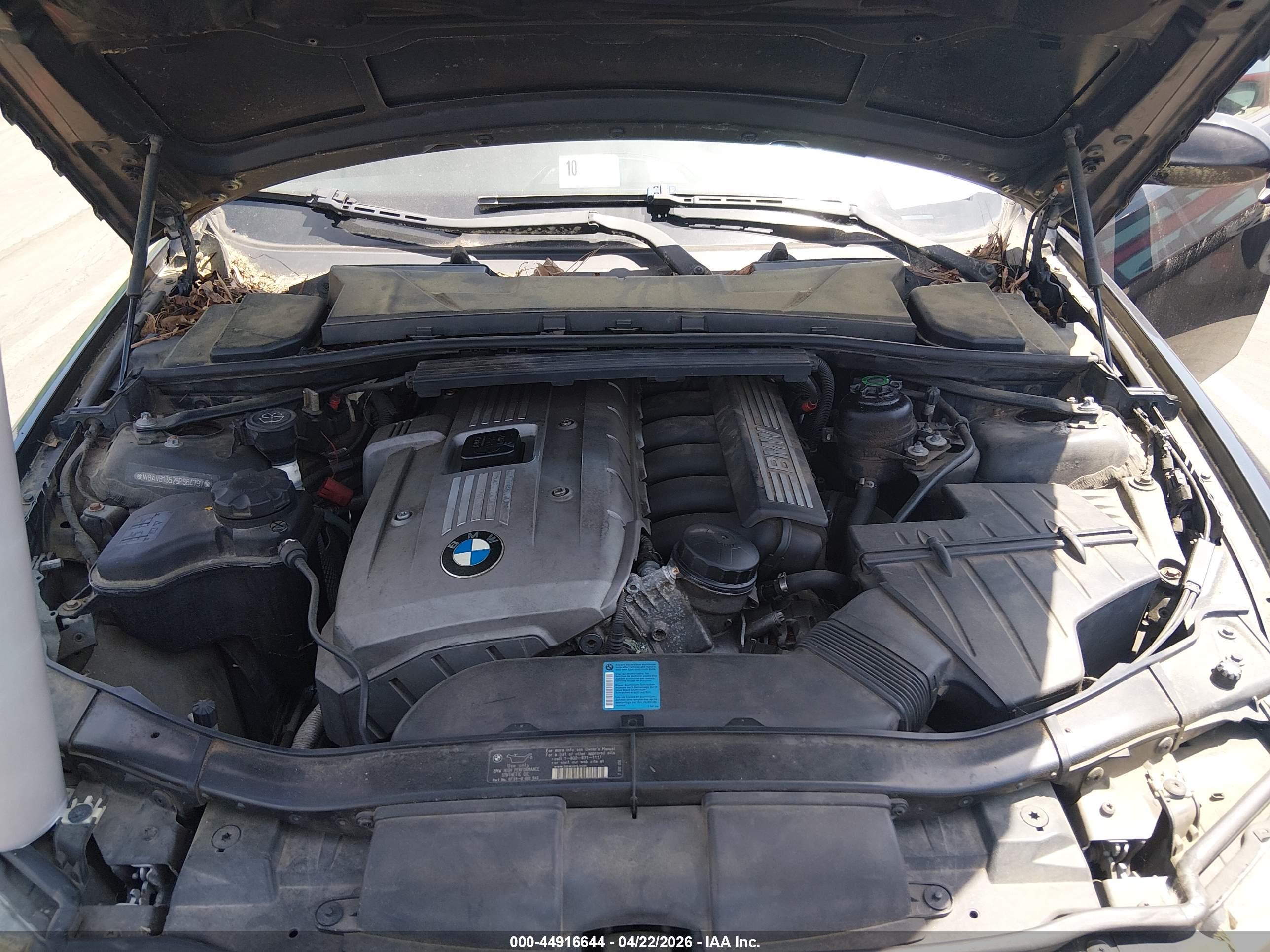 BMW 325I image 10