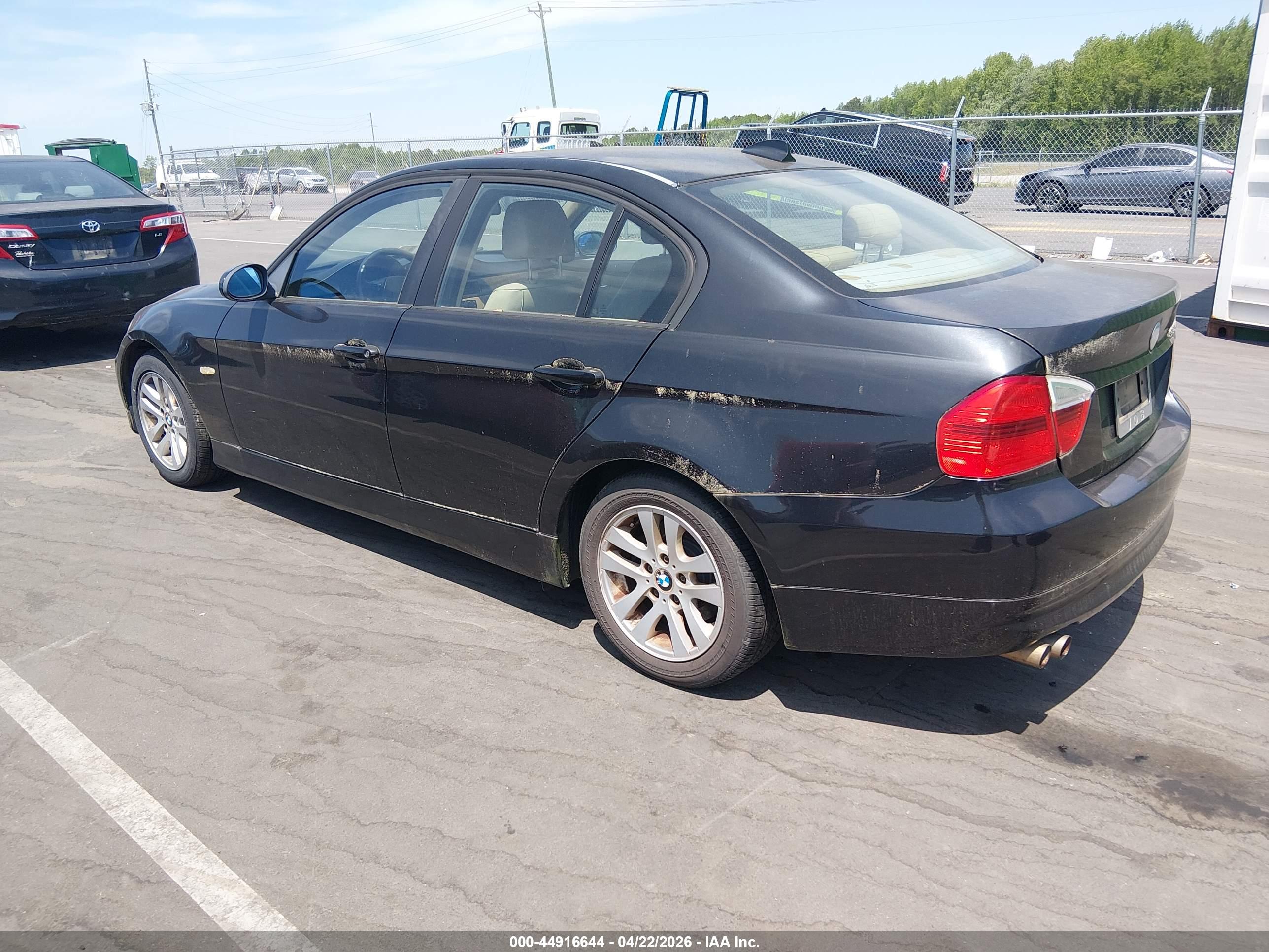 BMW 325I image 3