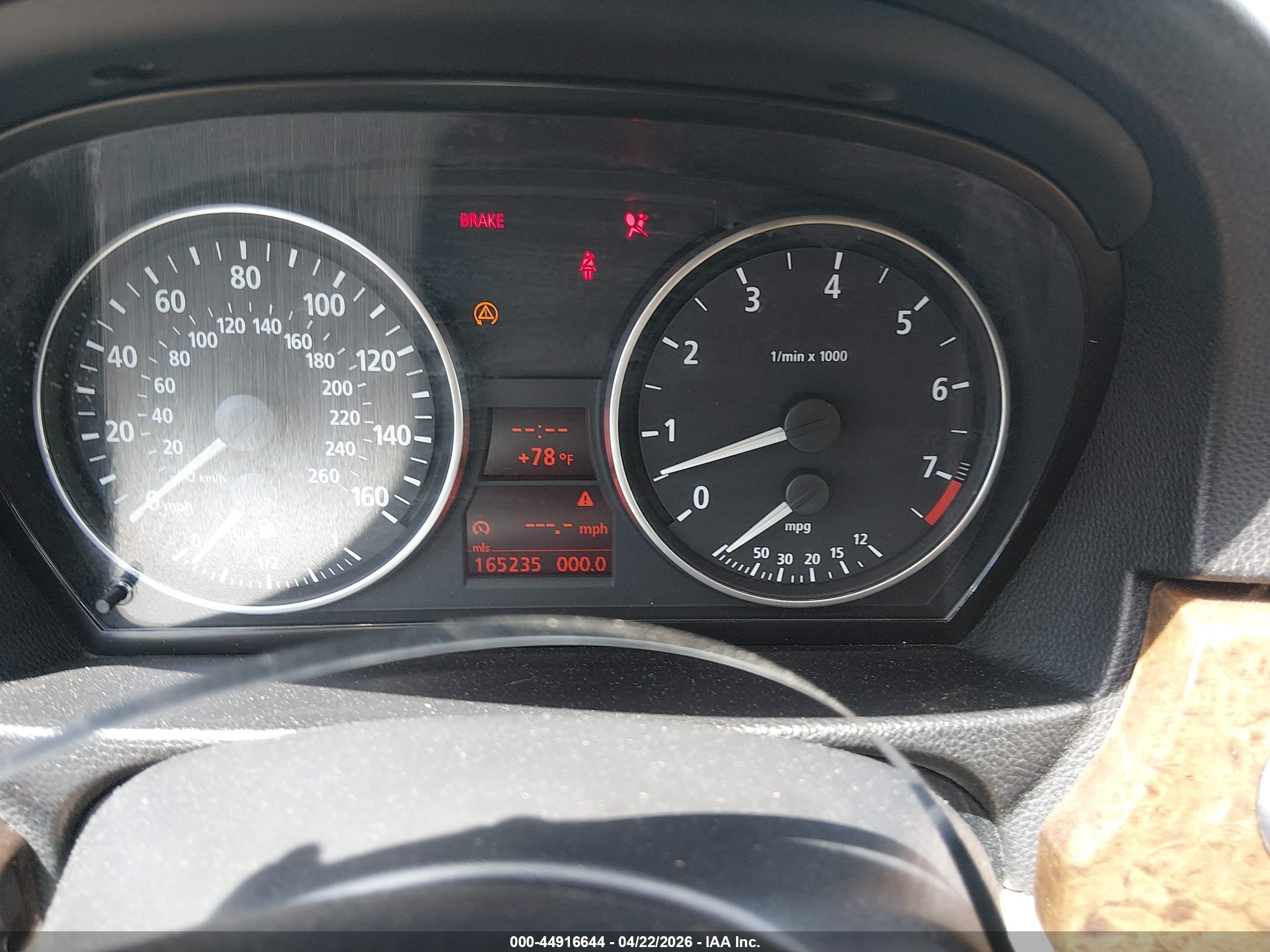 BMW 325I image 7