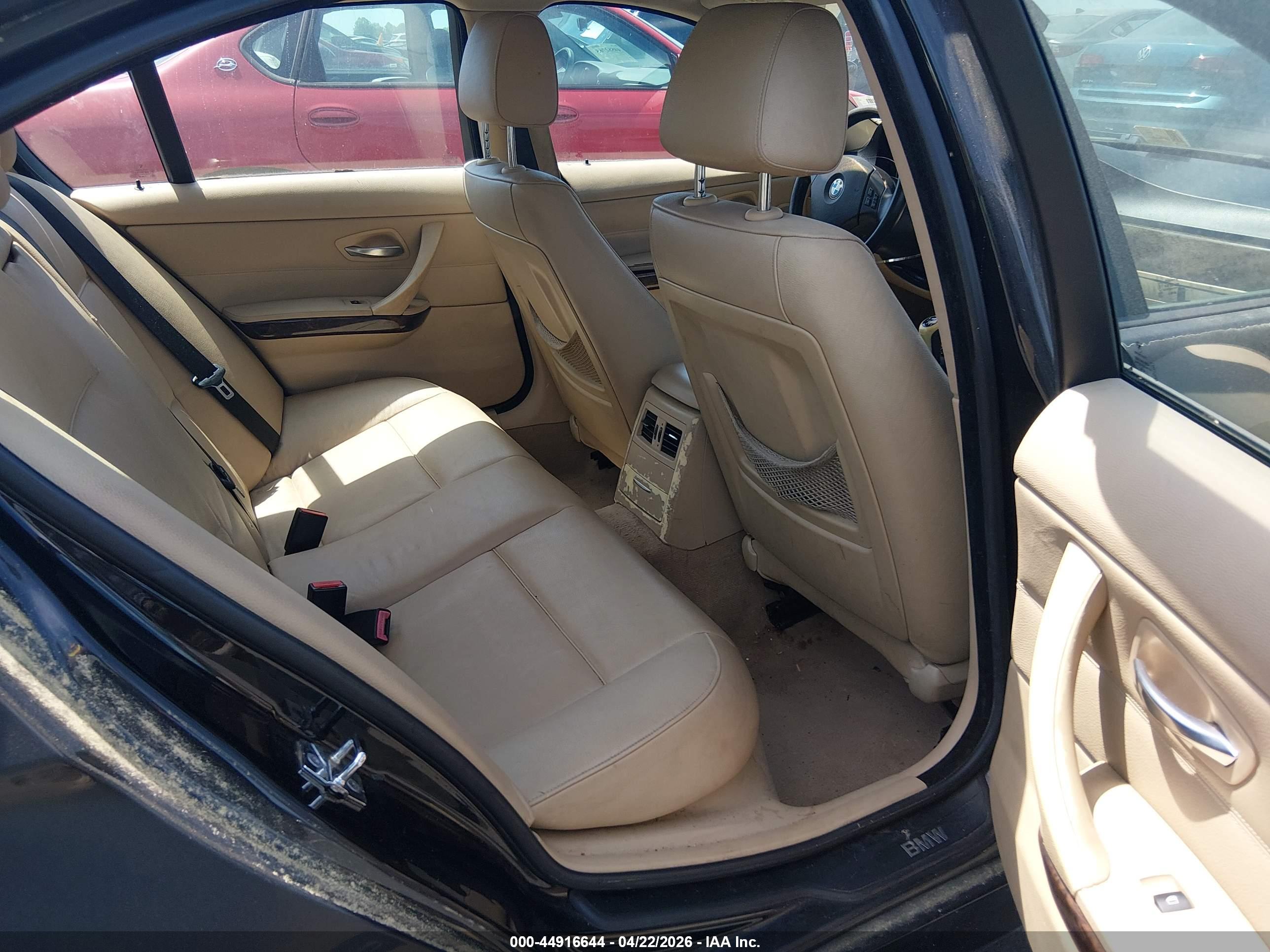 BMW 325I image 8