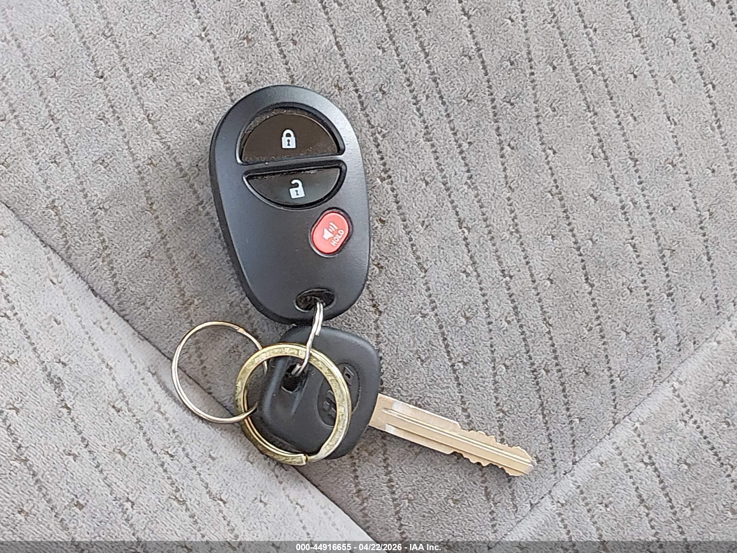 TOYOTA SIENNA image 11
